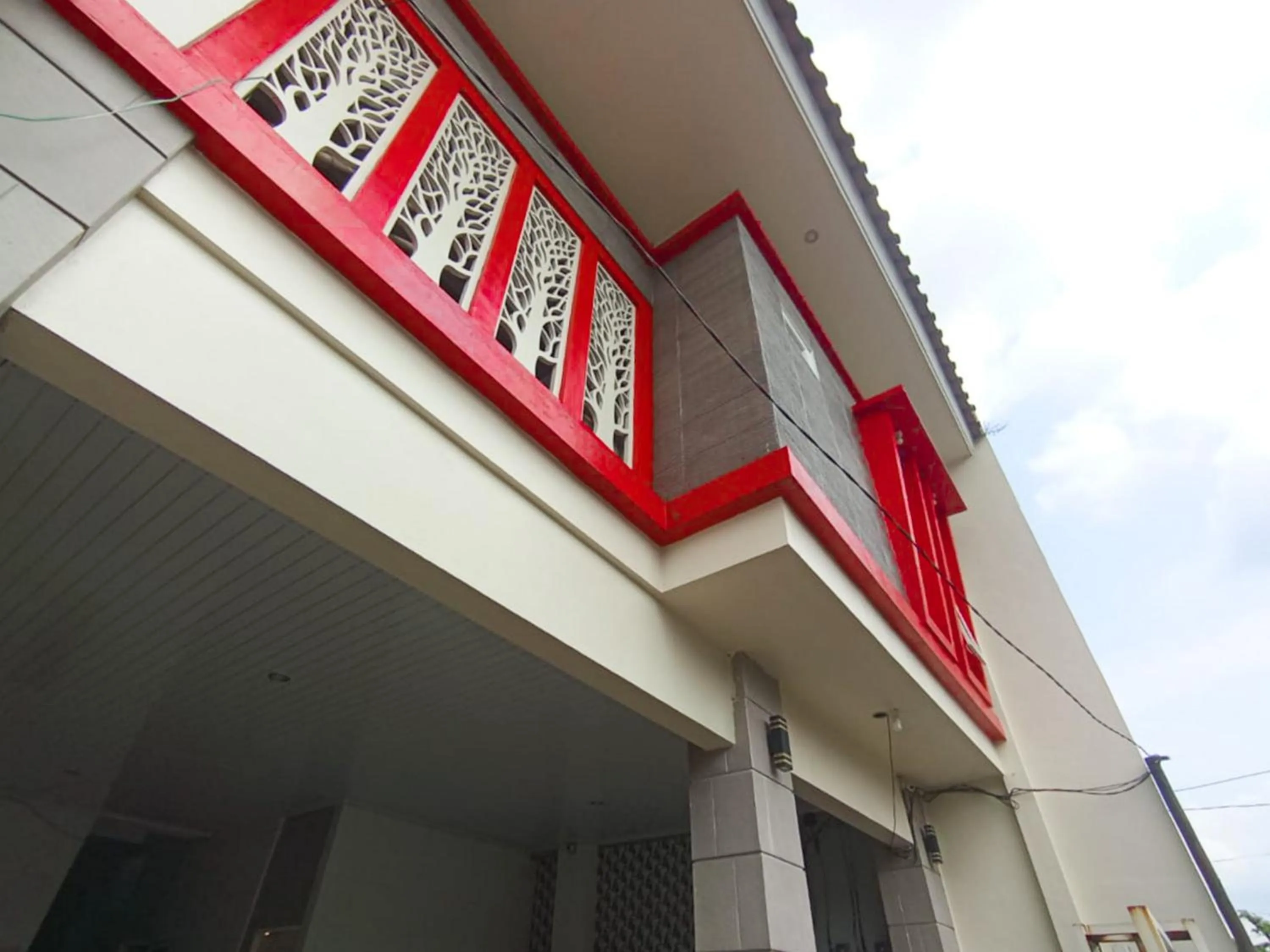 Property building in RedDoorz at Griya Jeniee Near Stadion Wilis Madiun