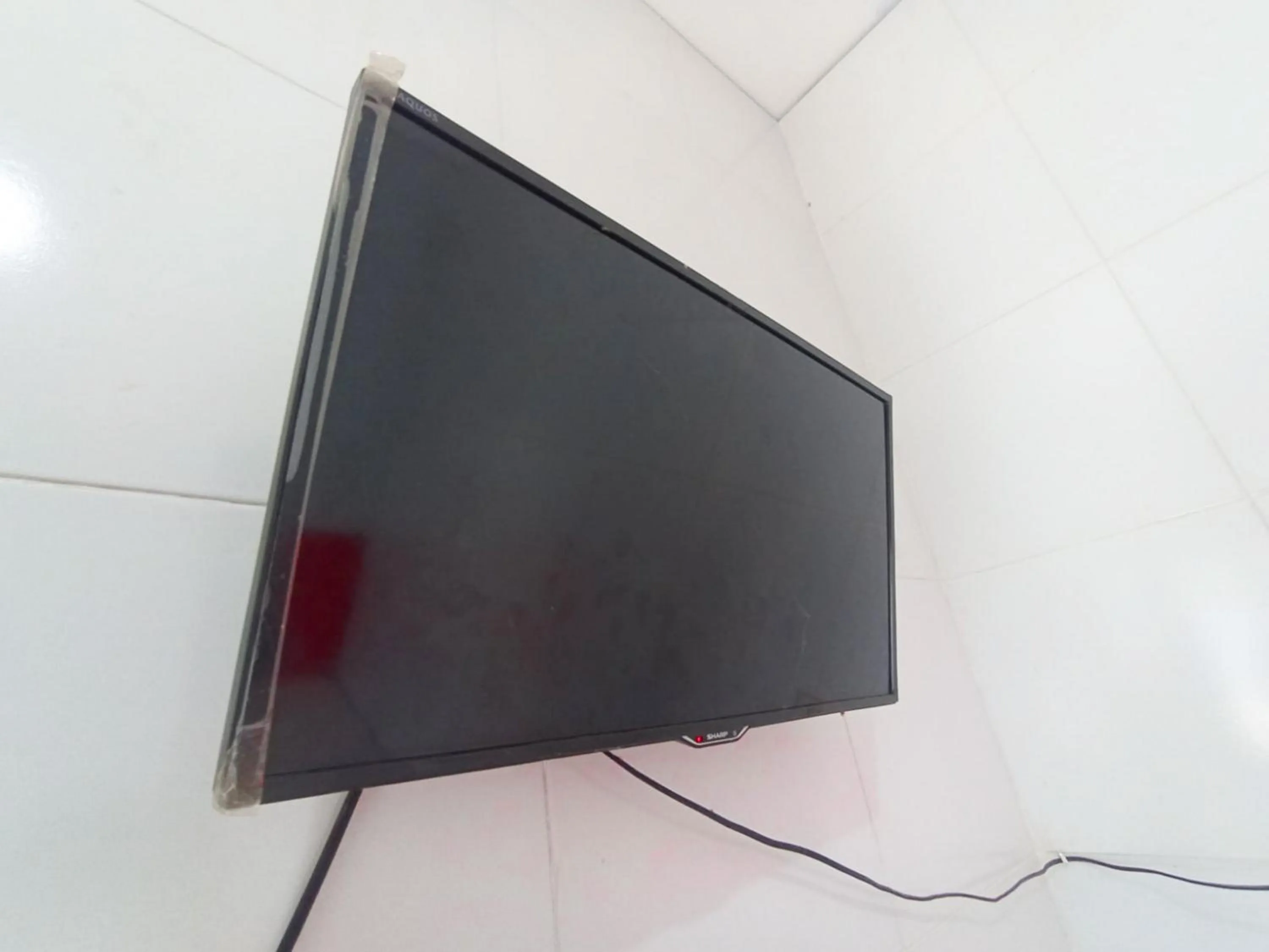 TV and multimedia in RedDoorz at Griya Jeniee Near Stadion Wilis Madiun