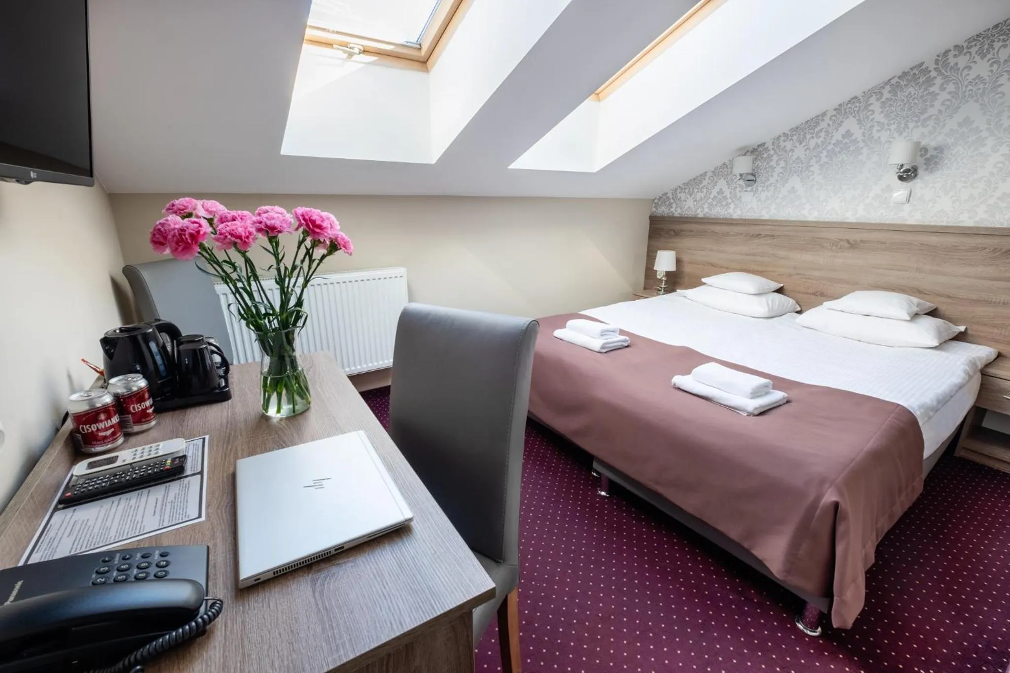 Bed in Hotel Maximum