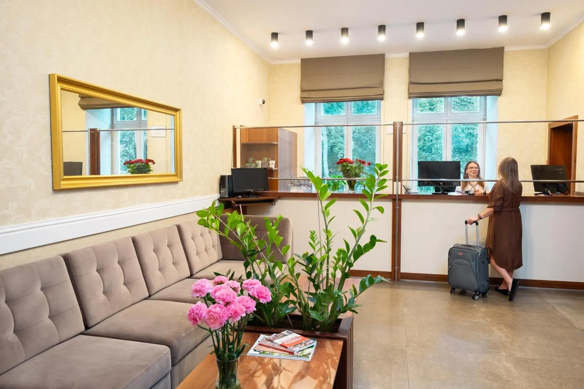 Lobby or reception in Hotel Maximum Lobby or reception in Hotel Maximum