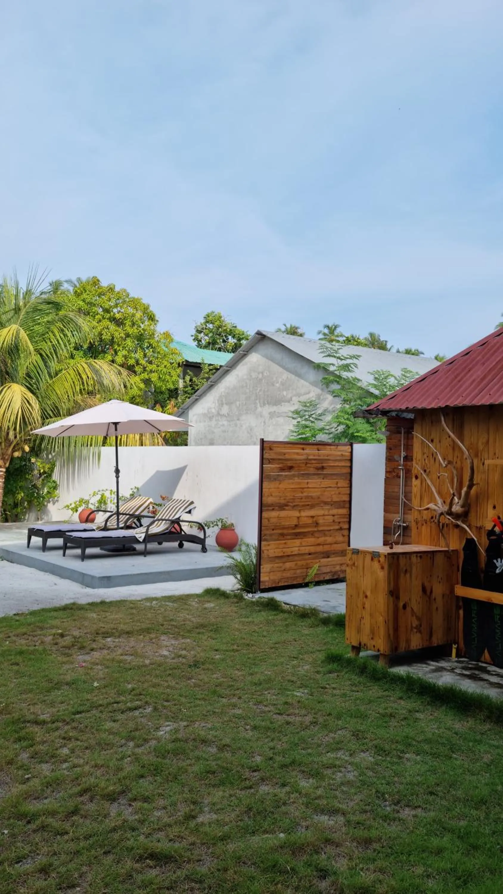 Dhonveli Inn