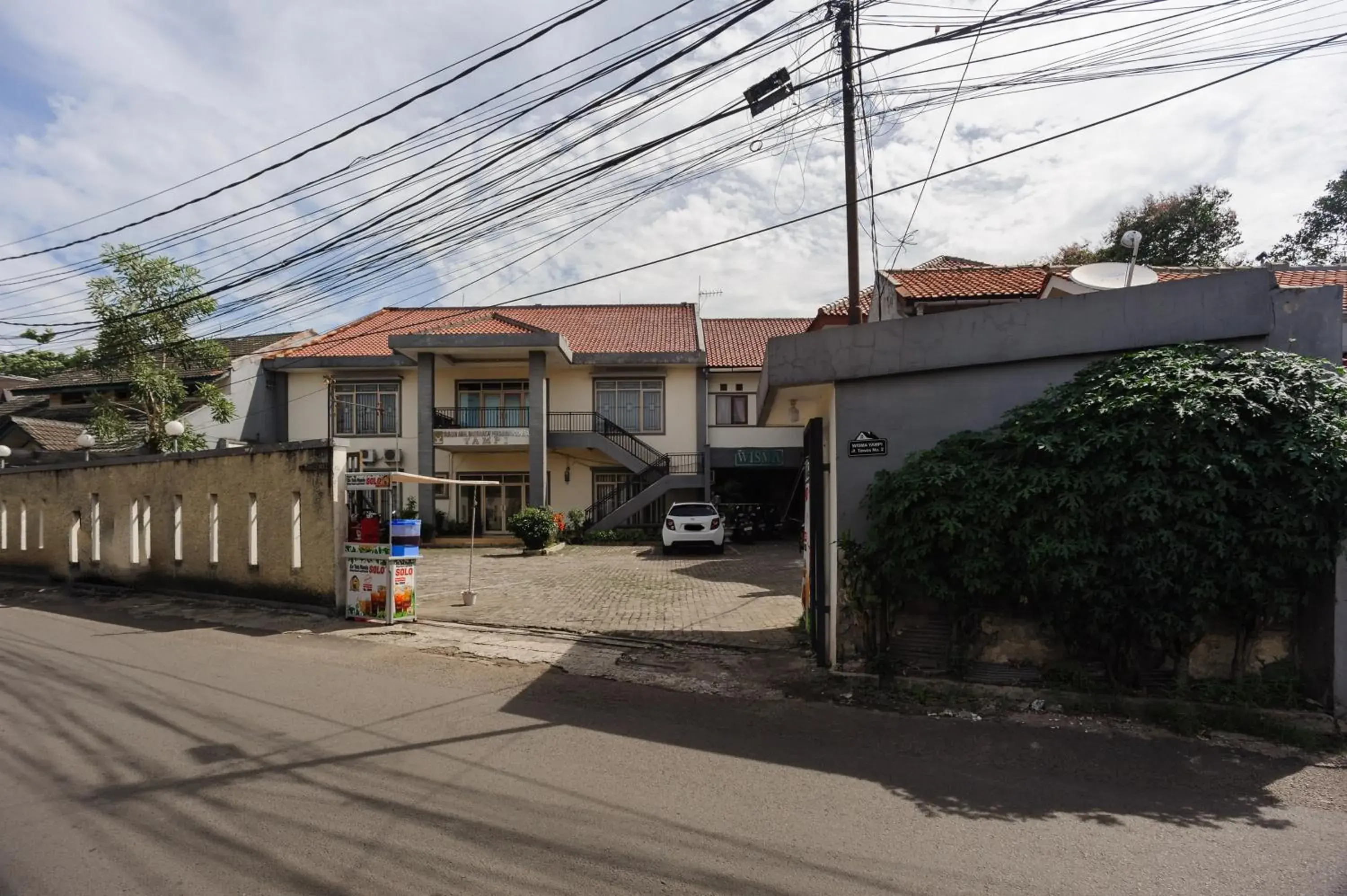 Property building in RedDoorz syariah near AEON Mall Tanjung Barat Property building in RedDoorz syariah near AEON Mall Tanjung Barat