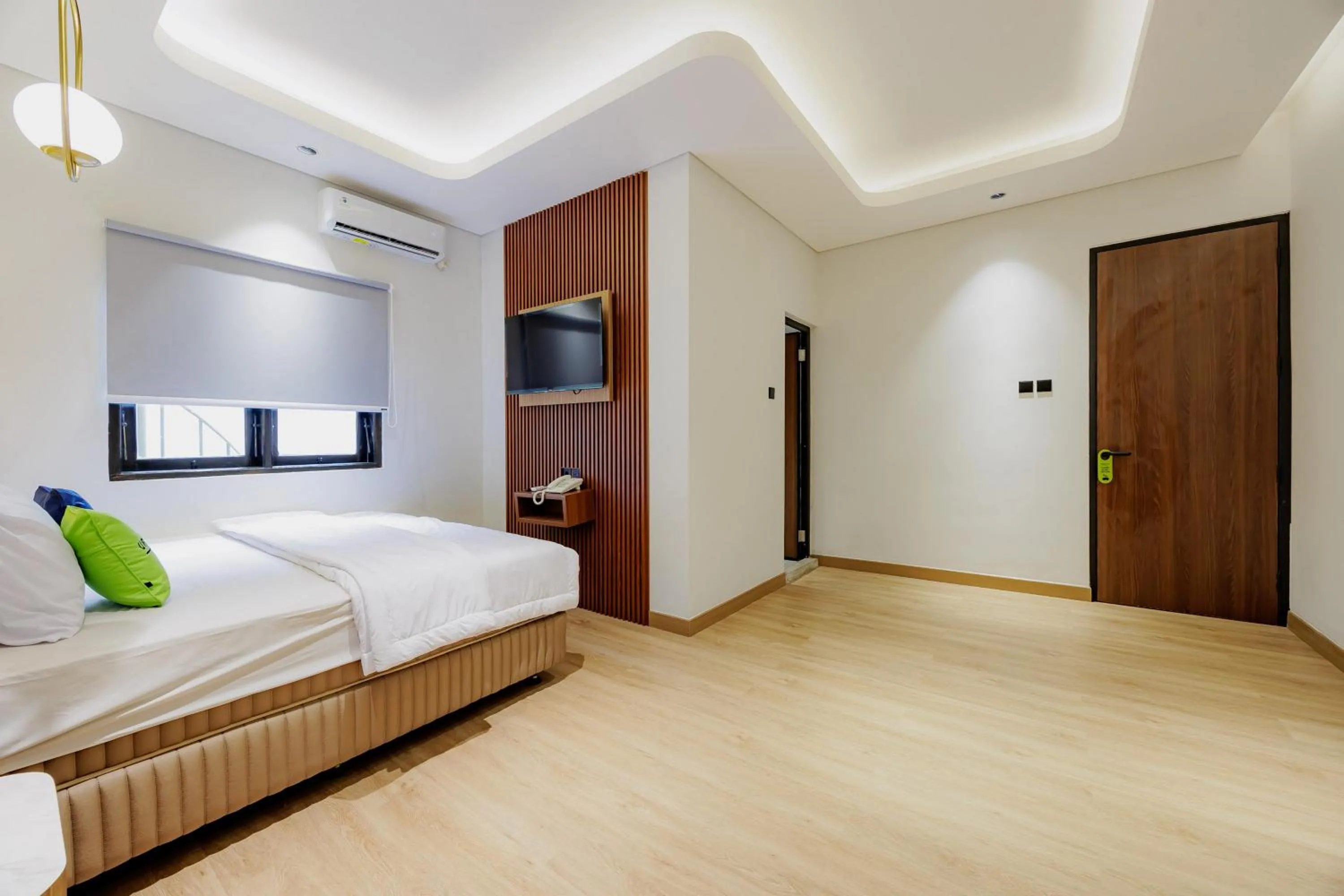 Bedroom, Bed in Urbanview Hotel Yampi TB Simatupang