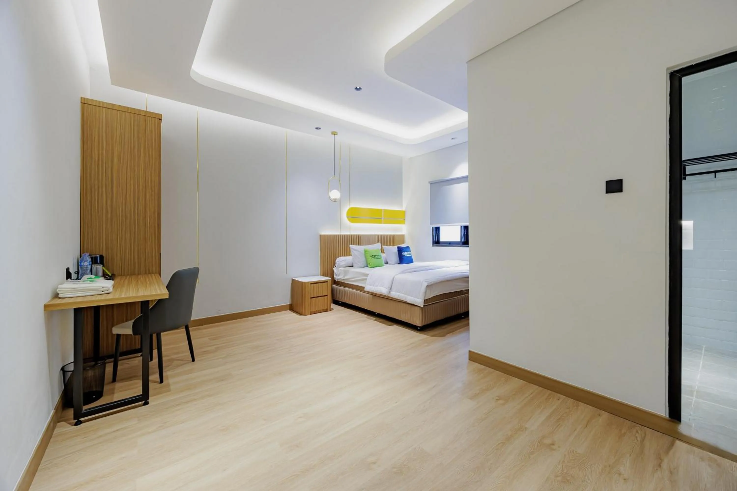 Bedroom, Bed in Urbanview Hotel Yampi TB Simatupang