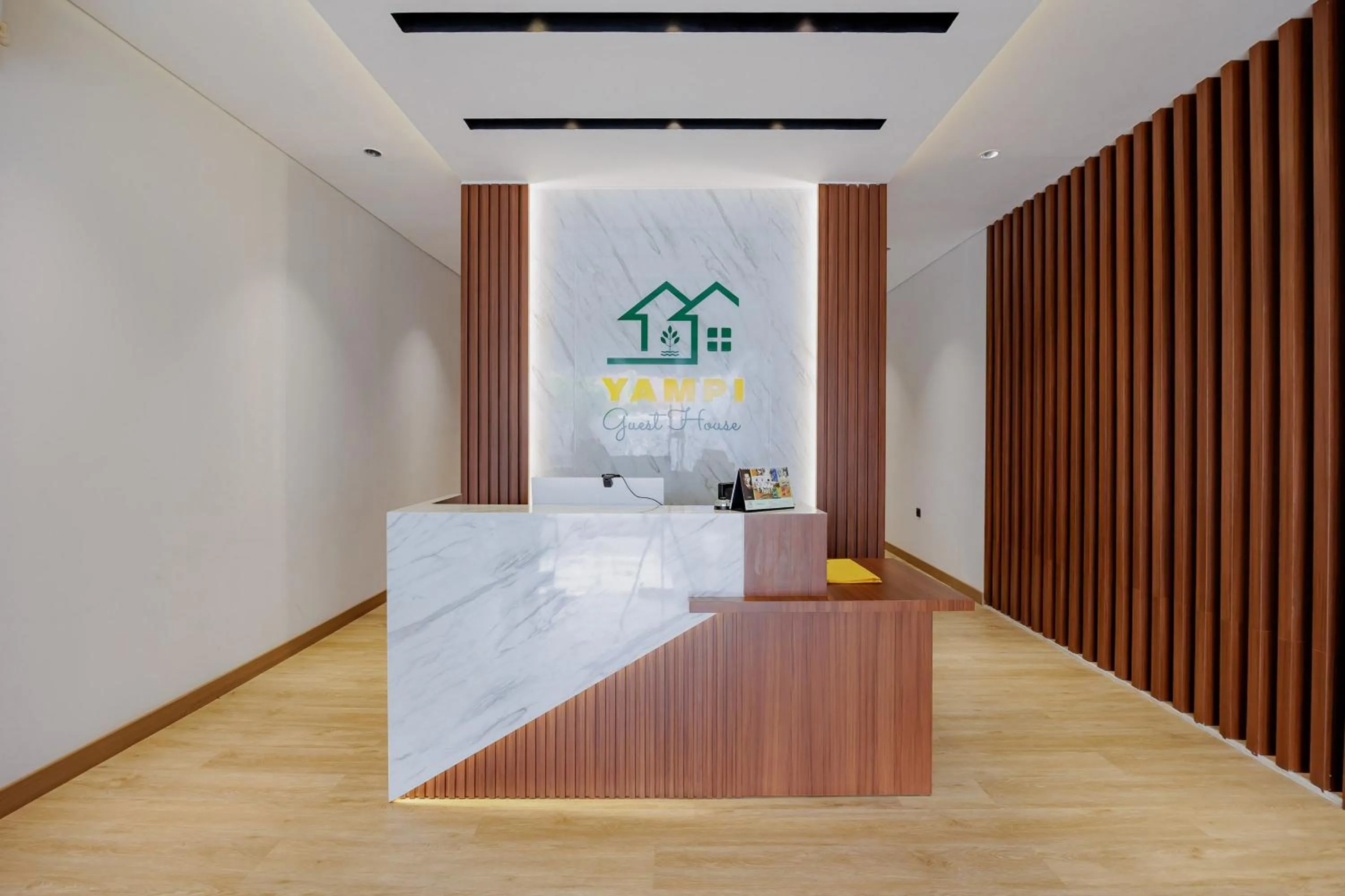 Lobby or reception in Urbanview Hotel Yampi TB Simatupang