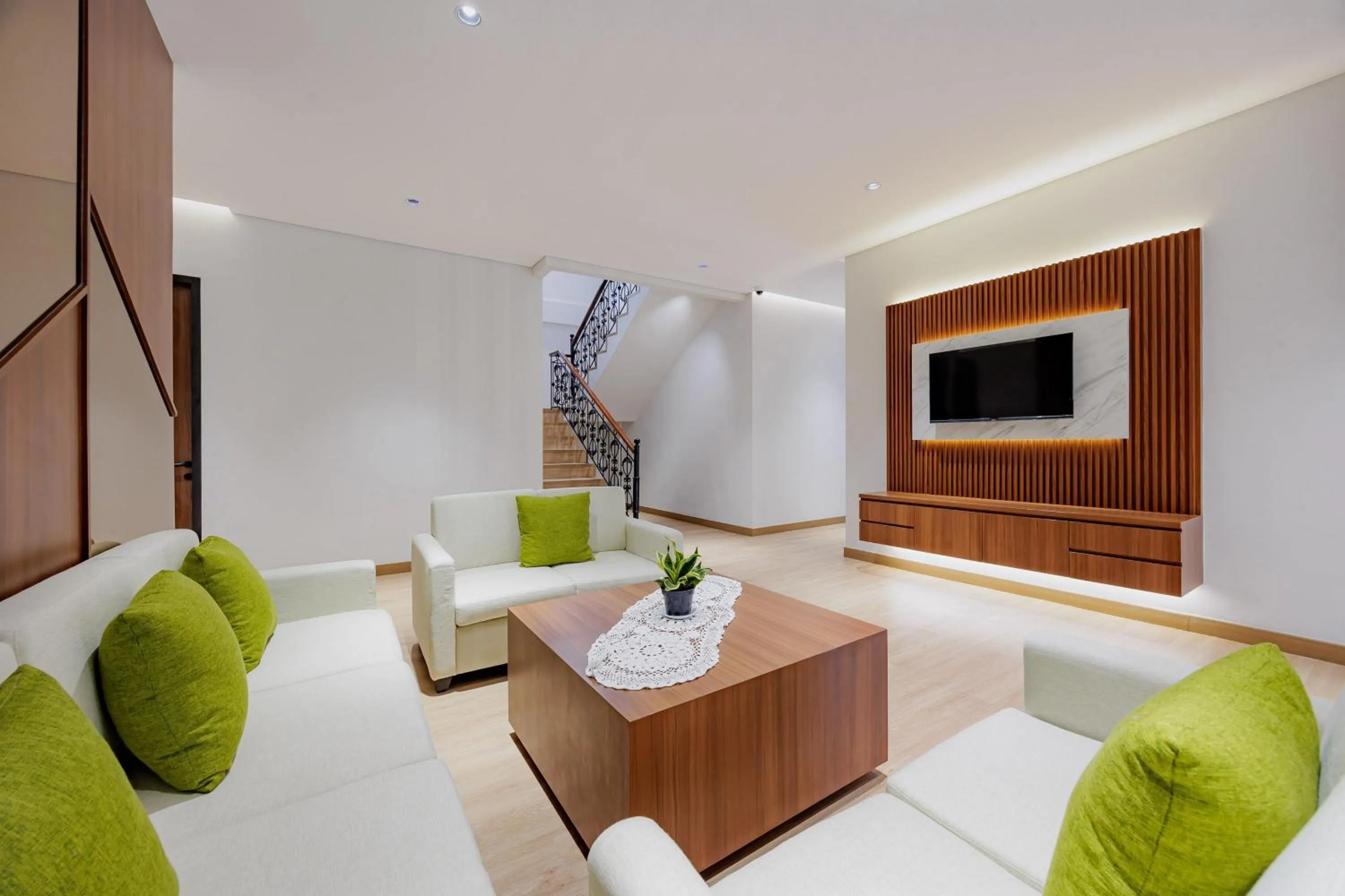 Seating area in Urbanview Hotel Yampi TB Simatupang