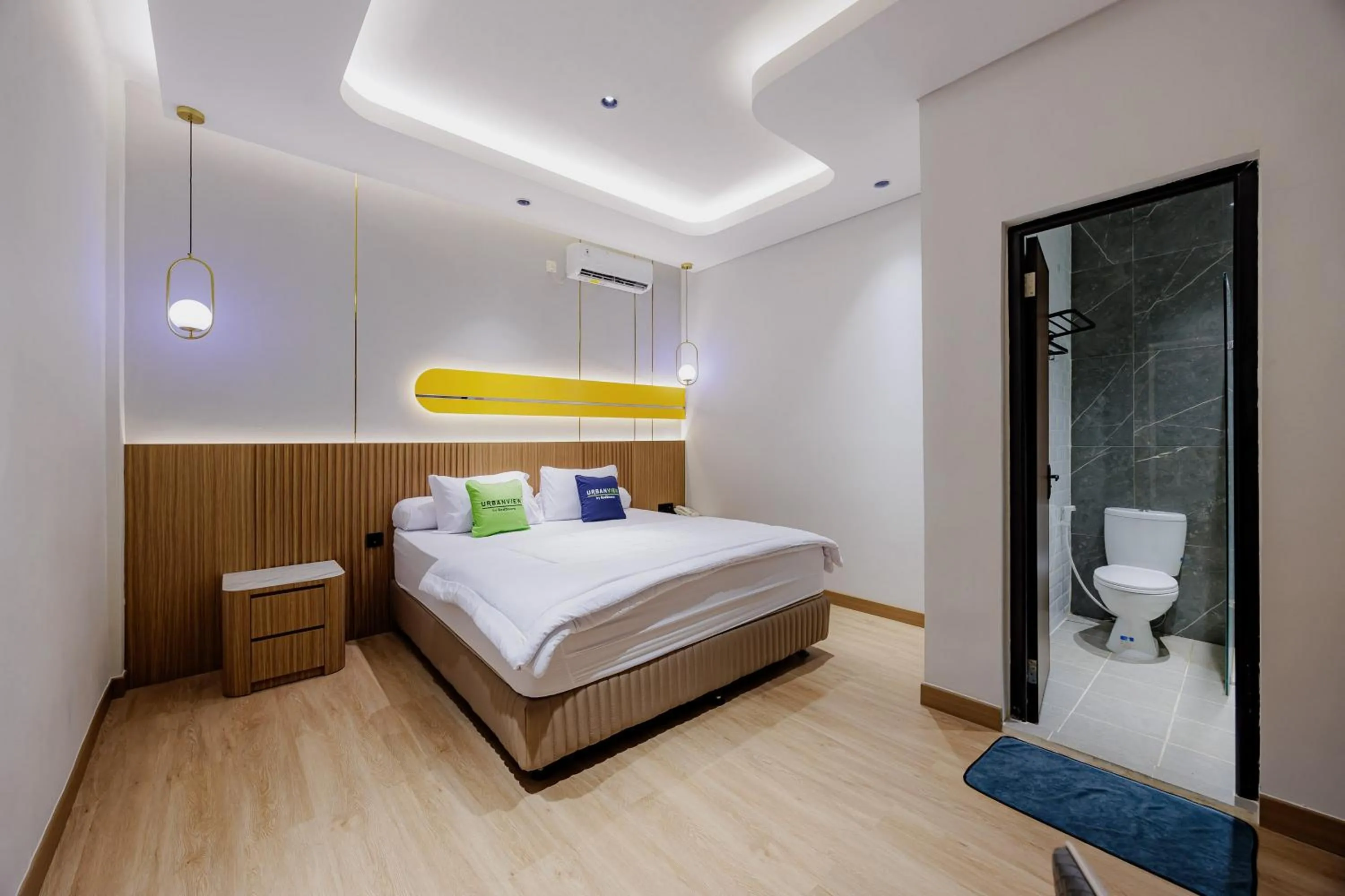 Bedroom, Bed in Urbanview Hotel Yampi TB Simatupang