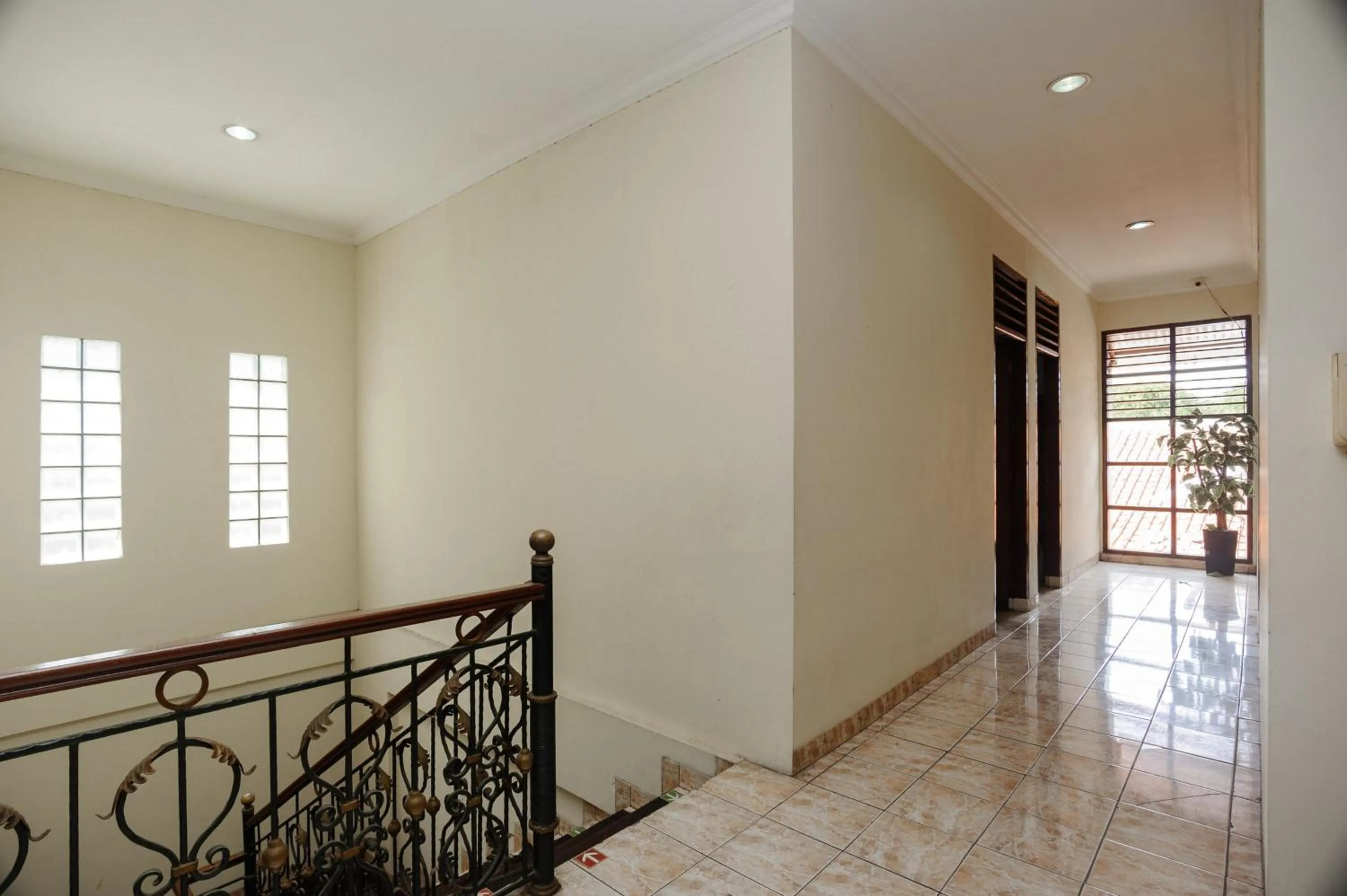 Property building in RedDoorz syariah near AEON Mall Tanjung Barat