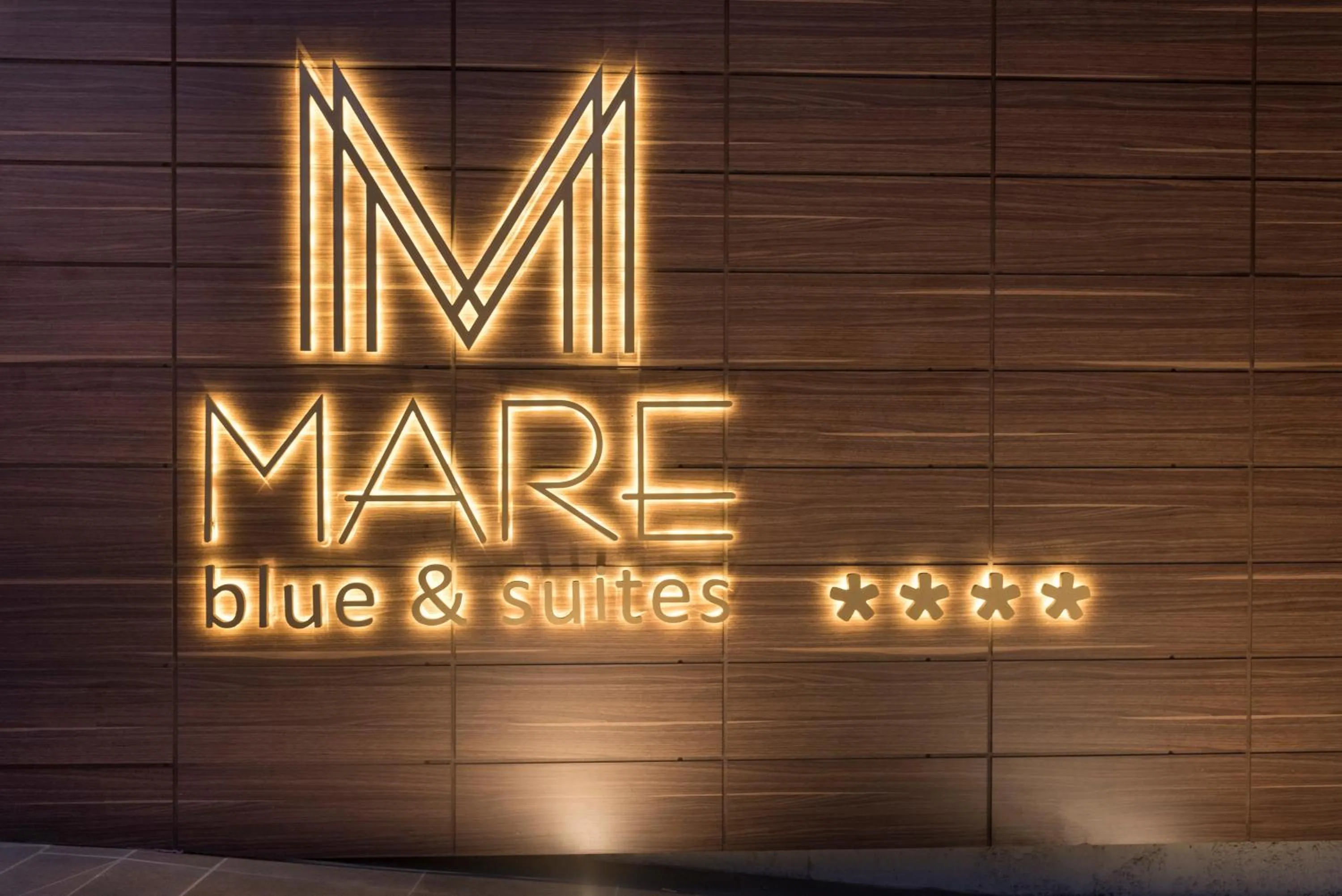 Mare Blue Suites