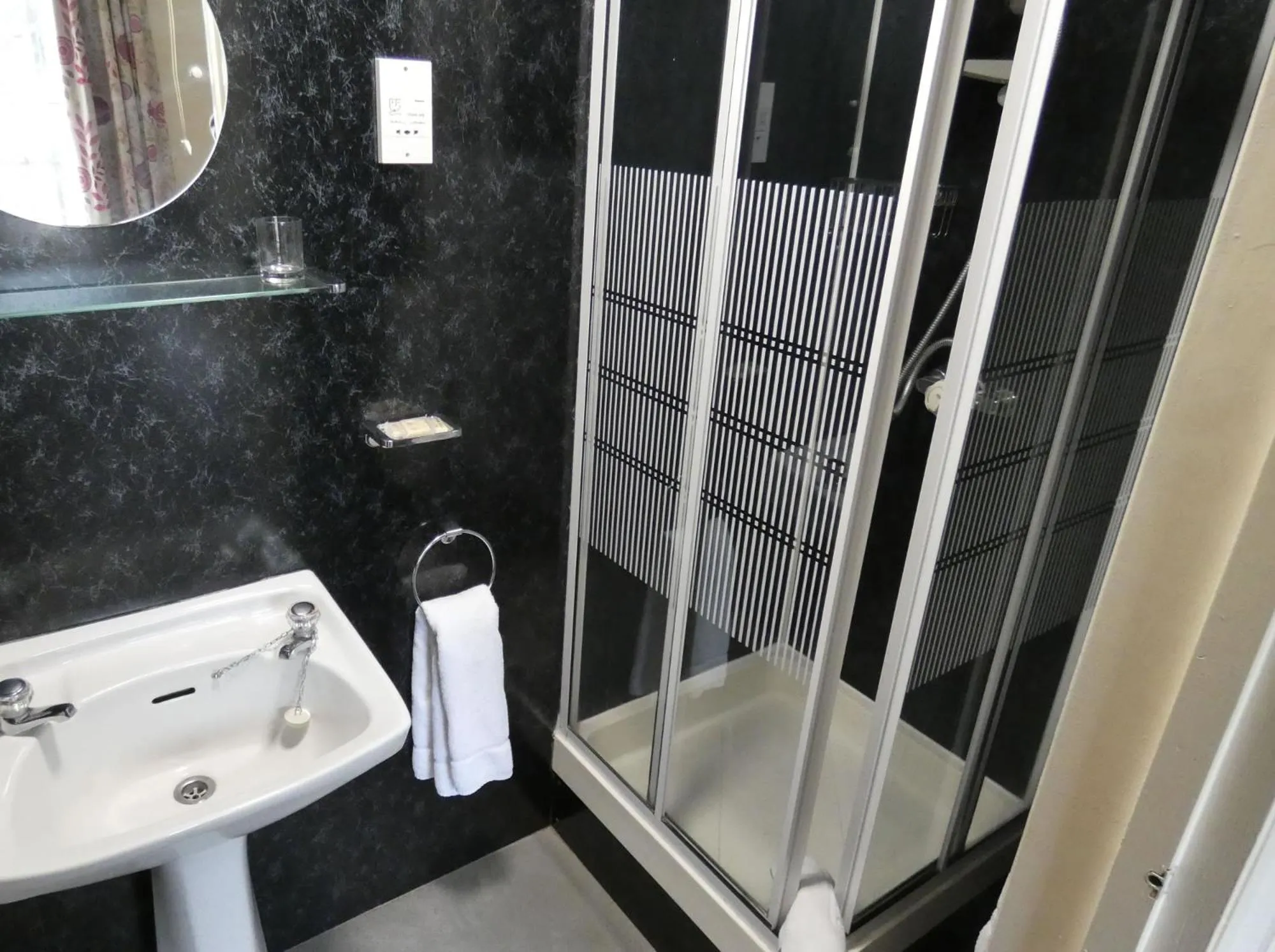 Hurst Dene Aparthotel