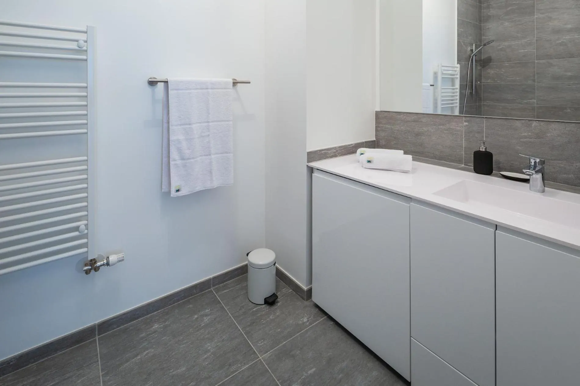 Other in L'AVANT SCENE