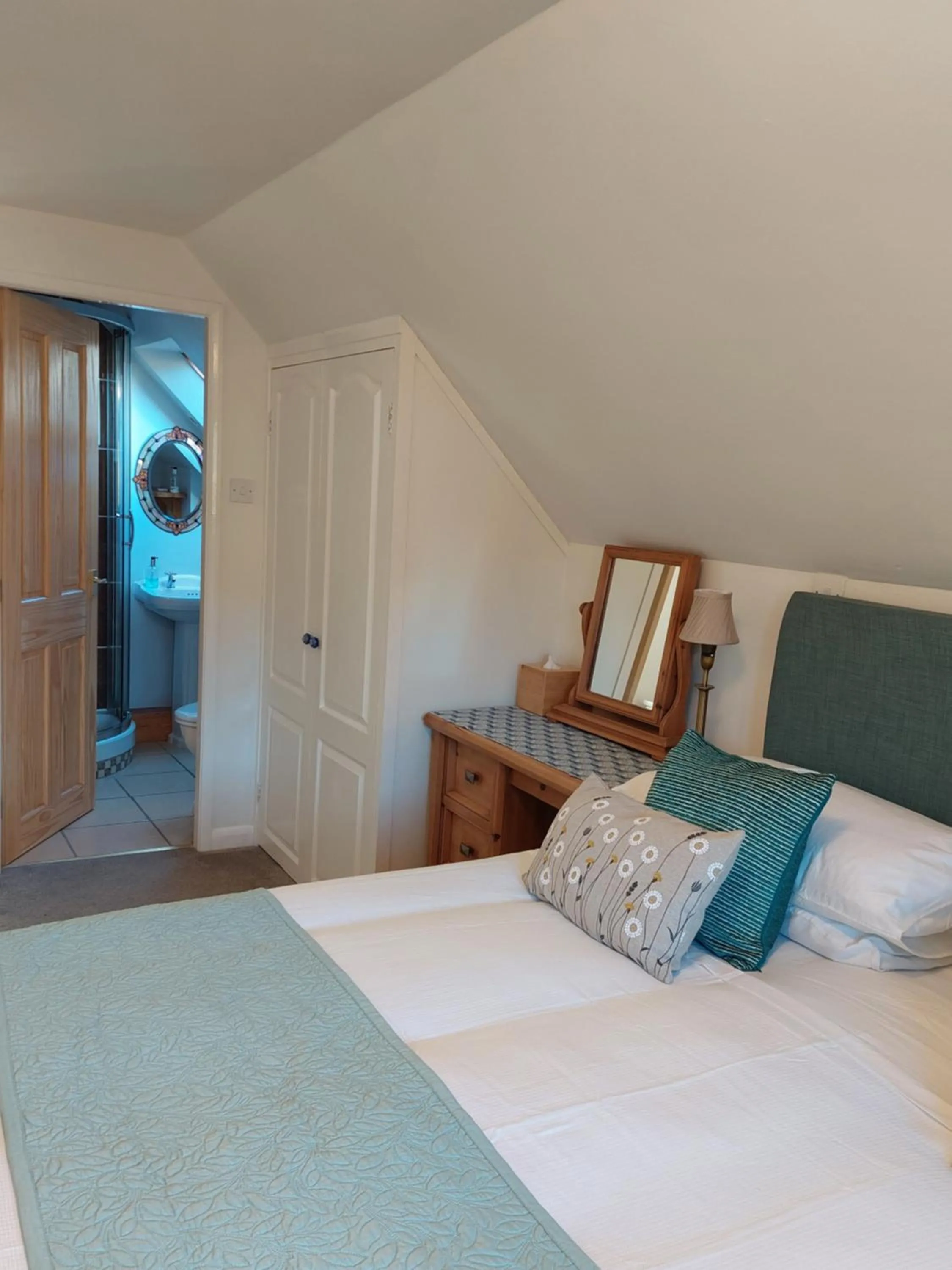 Bed in Innisfree Cottage