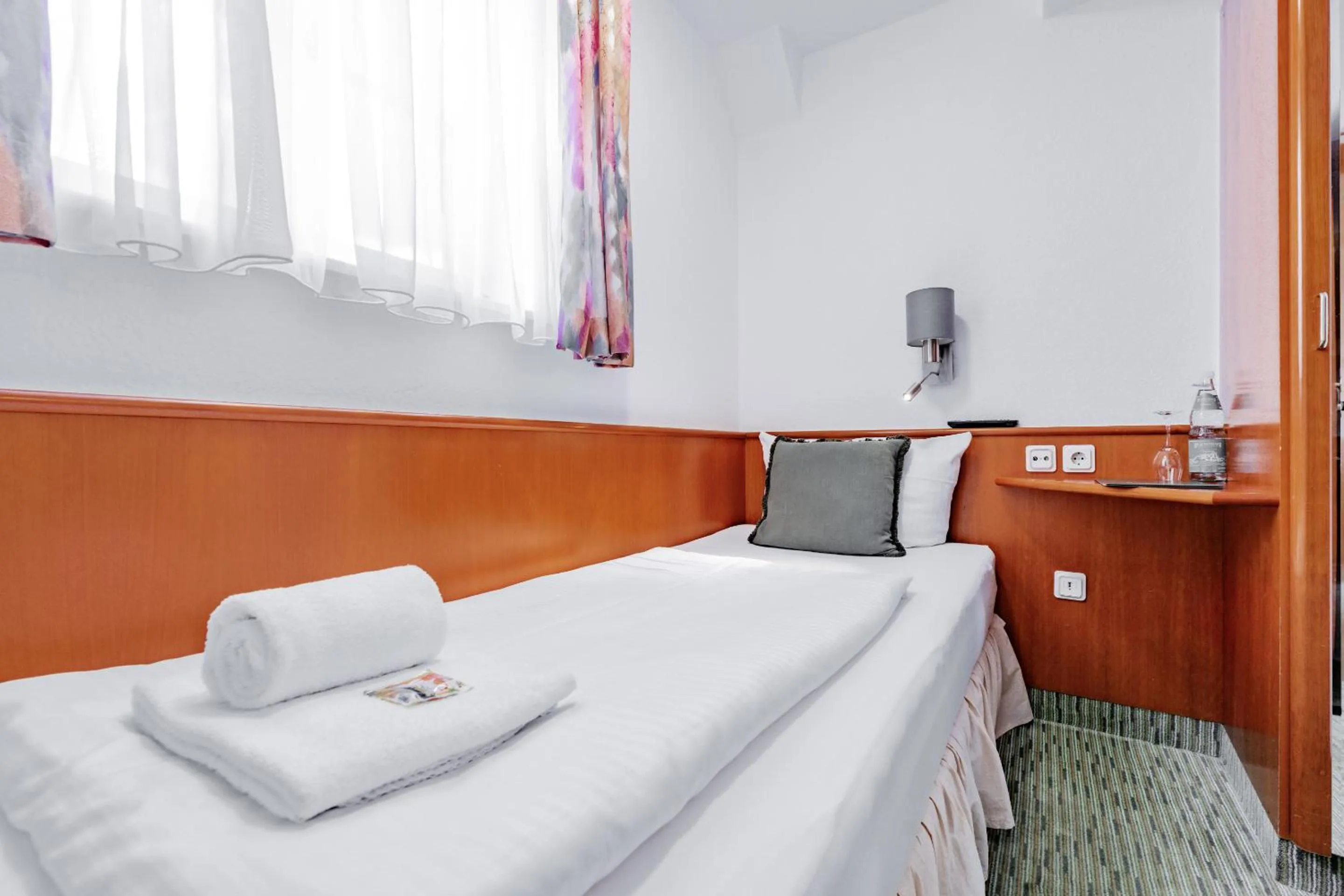 Bedroom, Bed in Hotel Domschatz