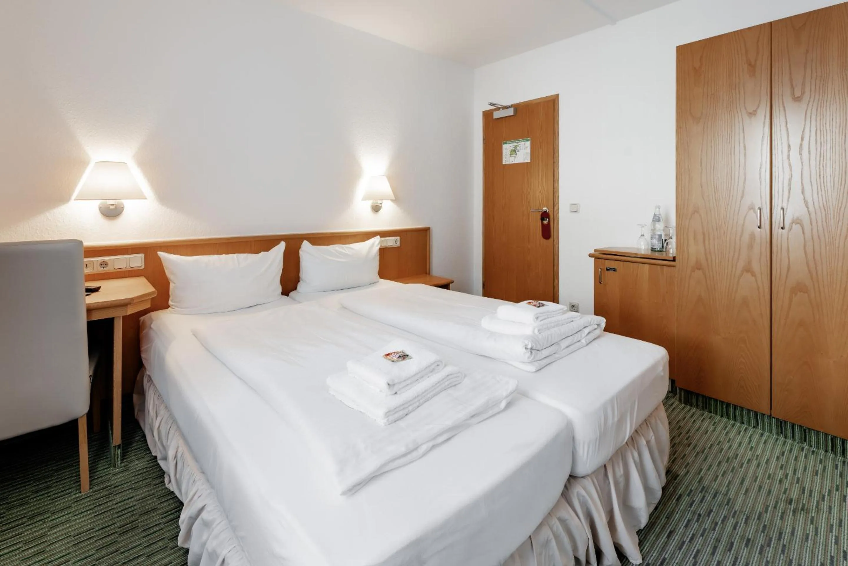 Bedroom, Bed in Hotel Domschatz