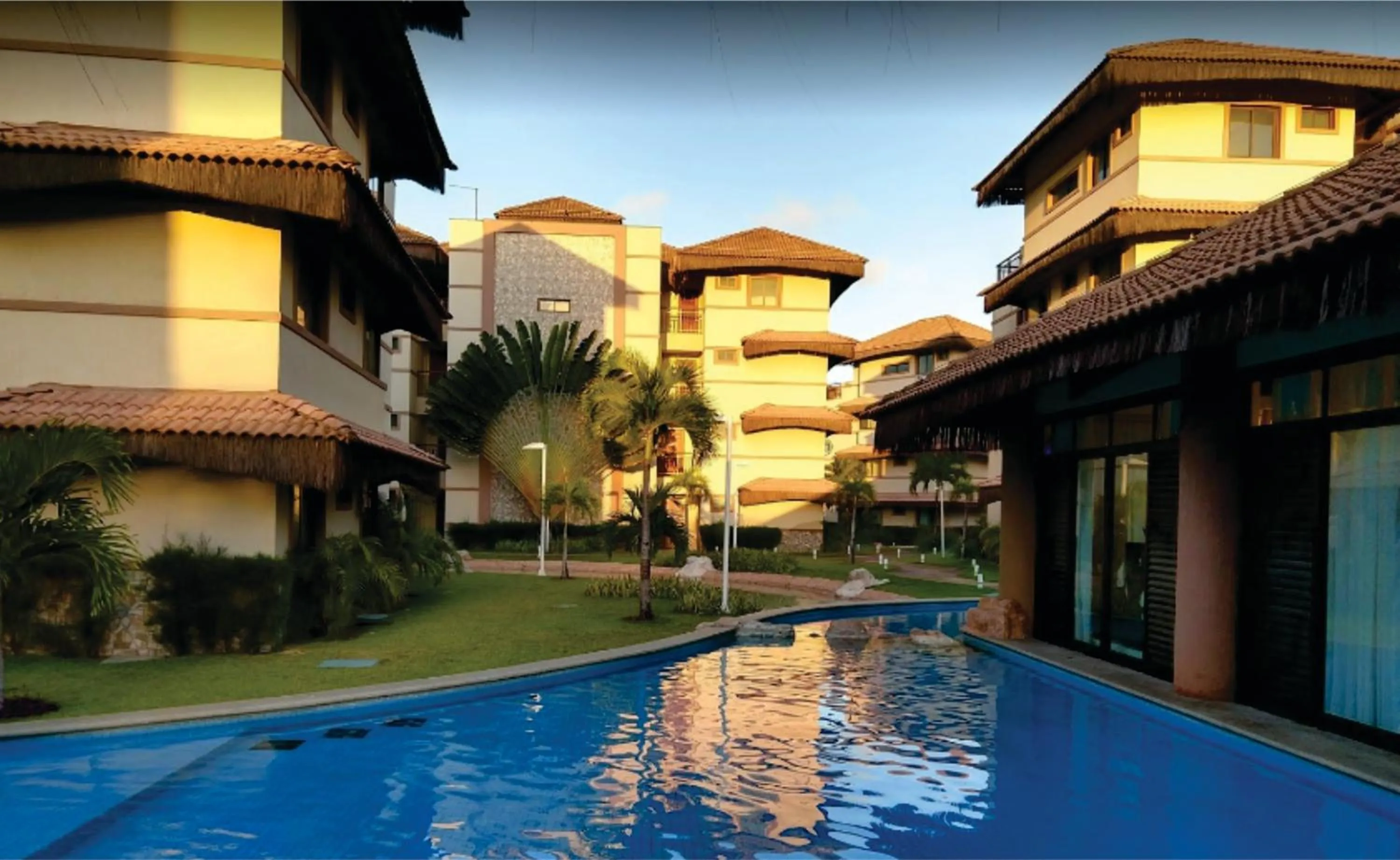 Property building in Manhattan Beach Riviera