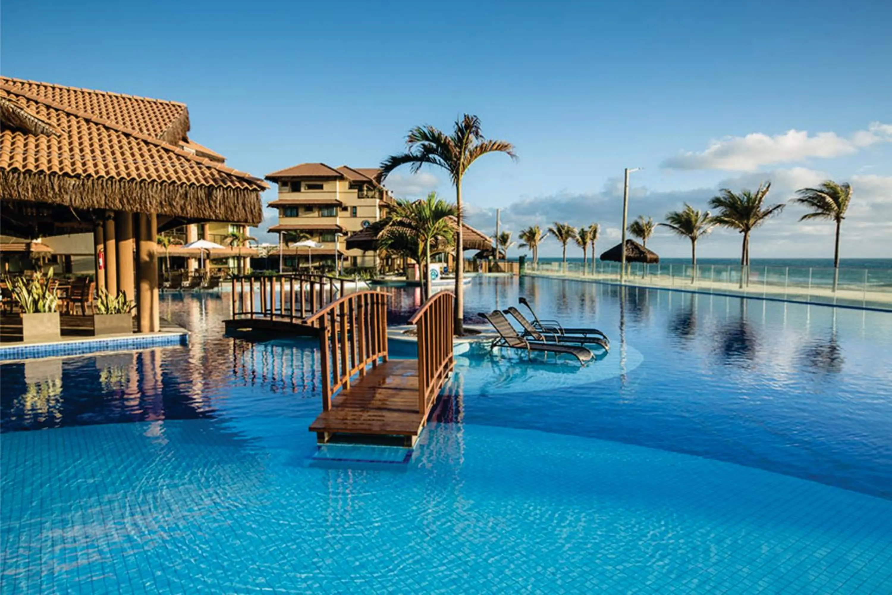 Swimming pool in Manhattan Beach Riviera