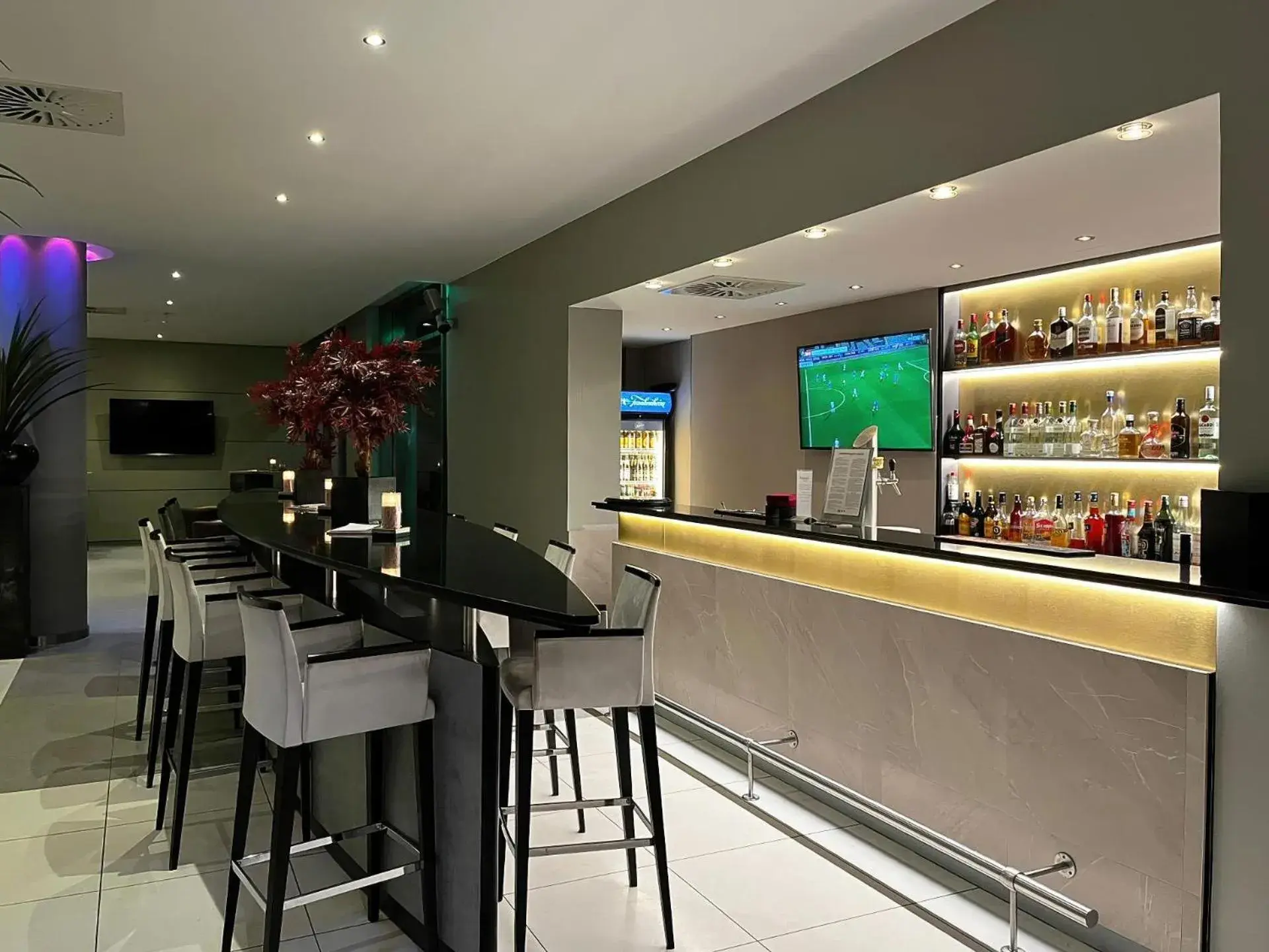 Lounge or bar in Ramada by Wyndham Essen Lounge or bar in Ramada by Wyndham Essen
