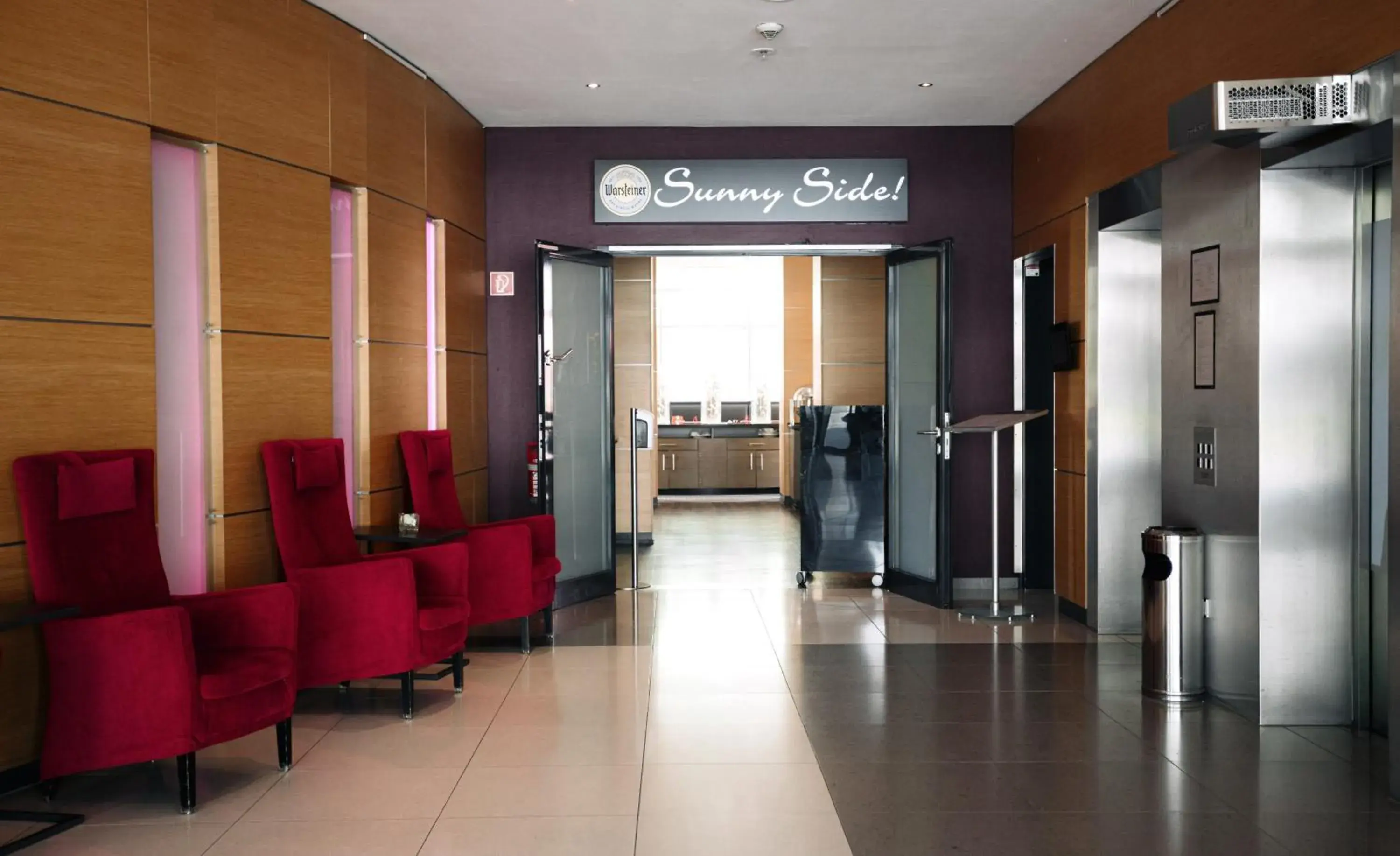 Lobby or reception in Ramada by Wyndham Essen Lobby or reception in Ramada by Wyndham Essen