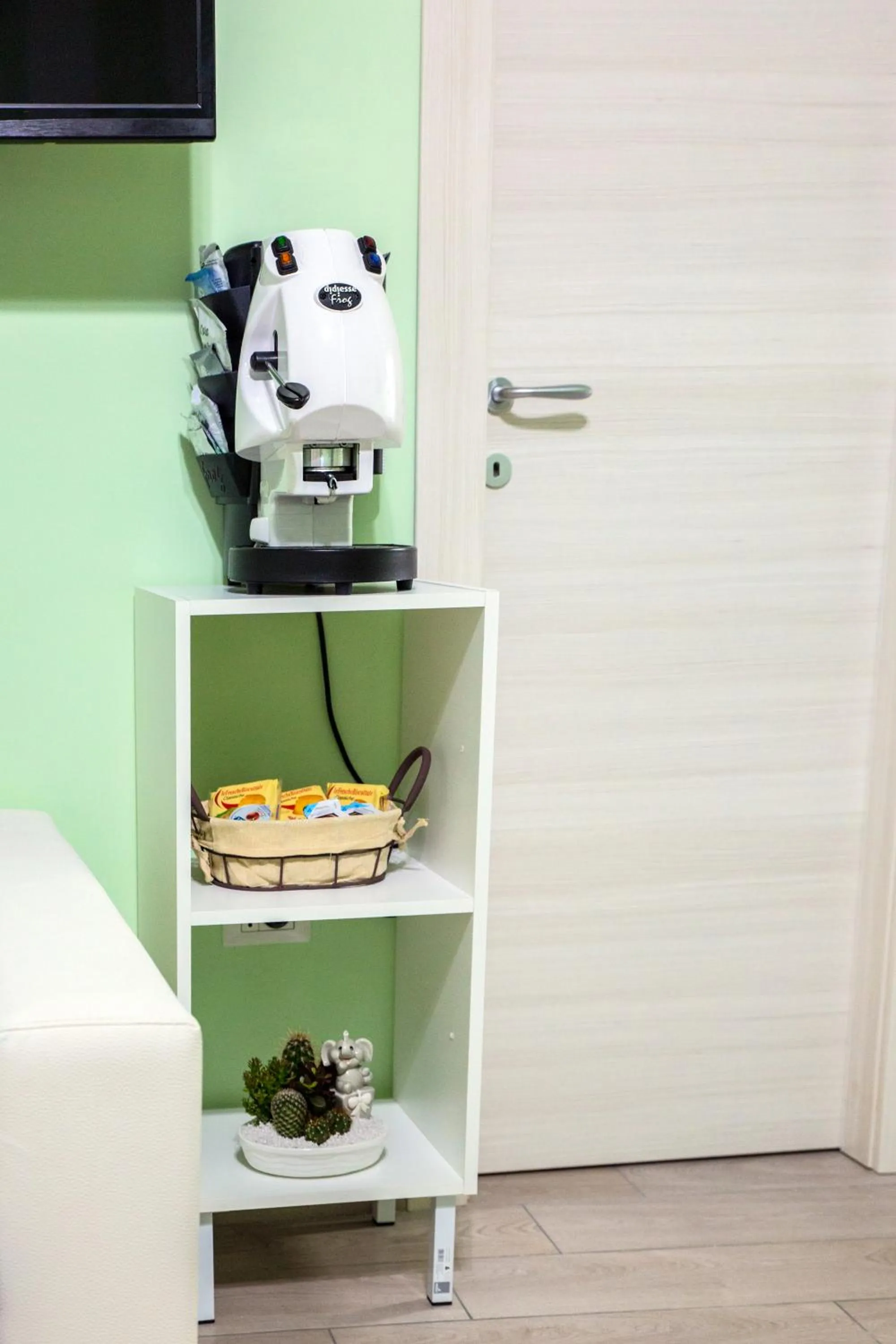 Coffee/tea facilities in Binario176