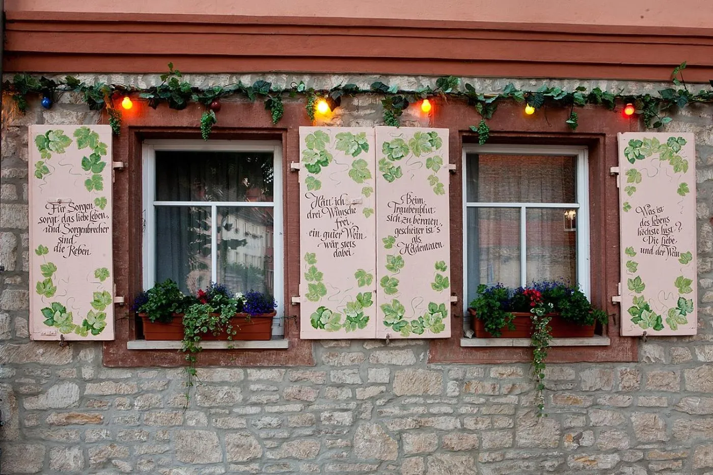 Decorative detail in Hotel Altdeutsche Weinstuben