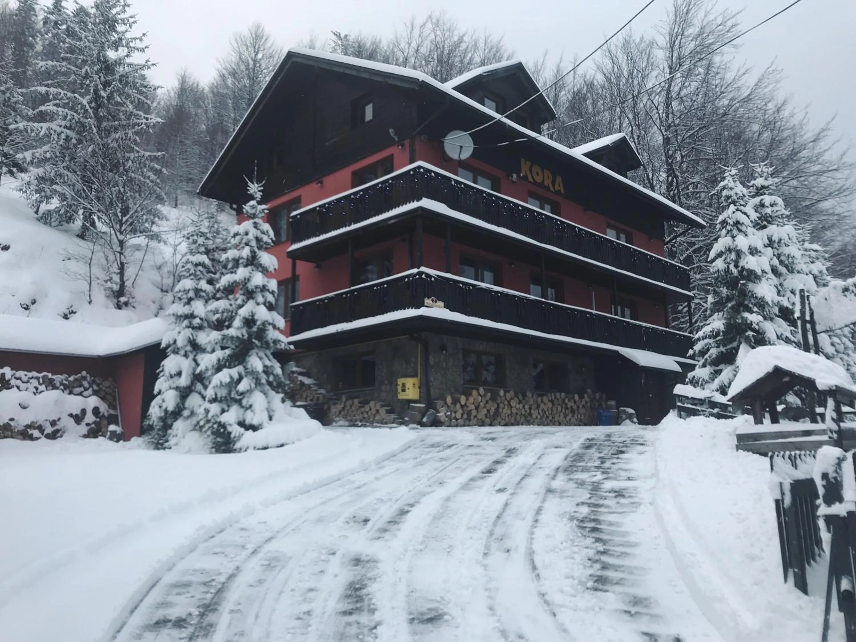 Property building in Willa Kora