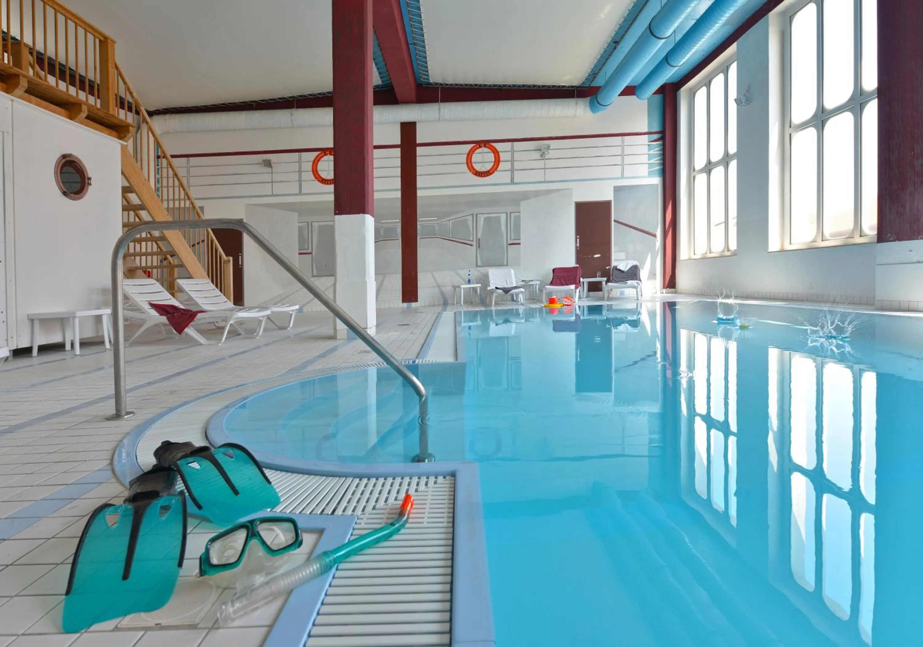 Swimming pool in Hotel- & Ferienanlage Kapitäns-Häuser Breege