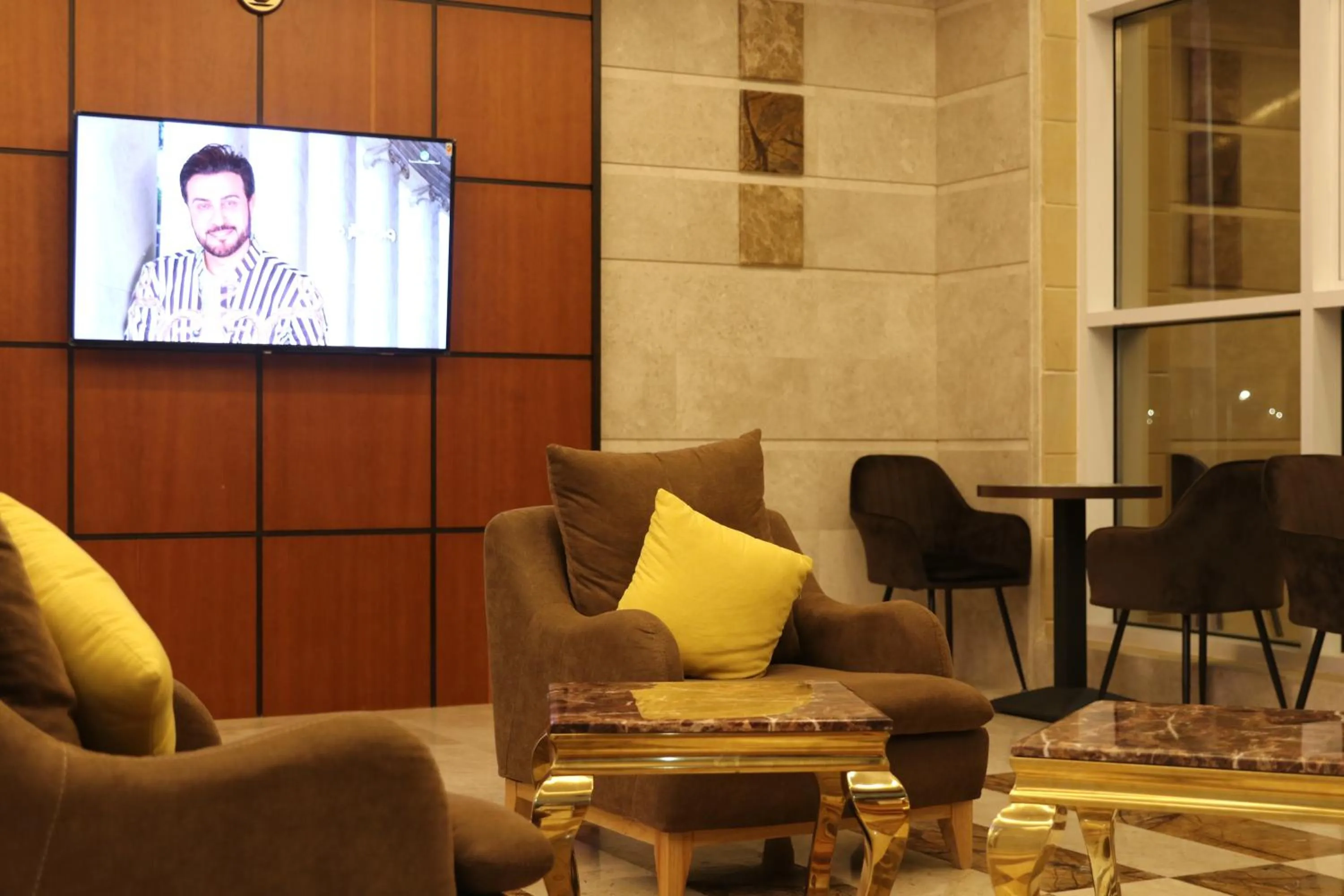 Restaurant/places to eat in فندق درة الرؤية