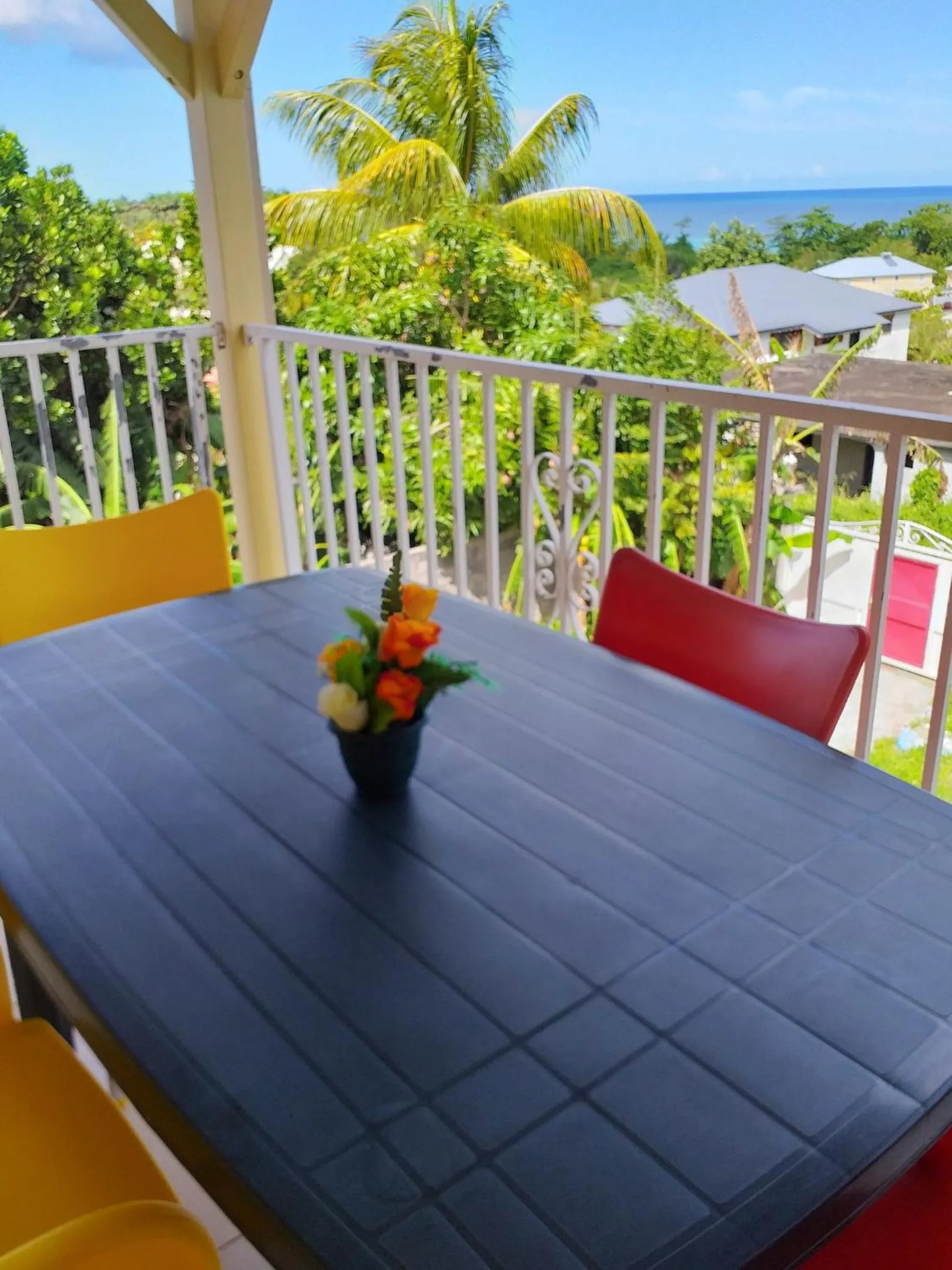 Appartement moderne à Sainte-Rose de 46 m² avec jardin privé