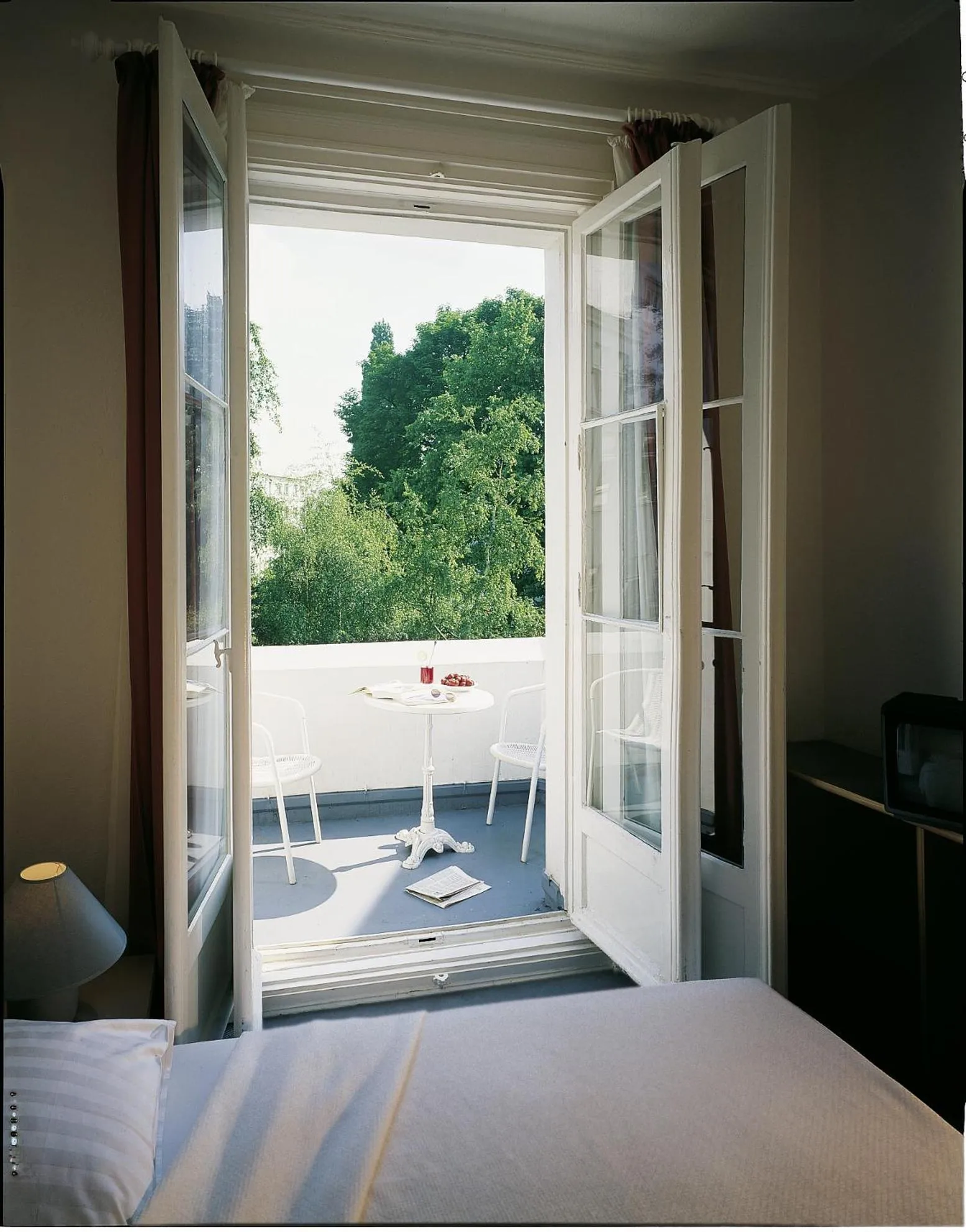 Bed in Aussen Alster Hotel