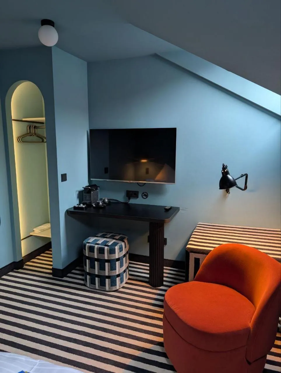 Photo of the whole room in Aussen Alster Hotel