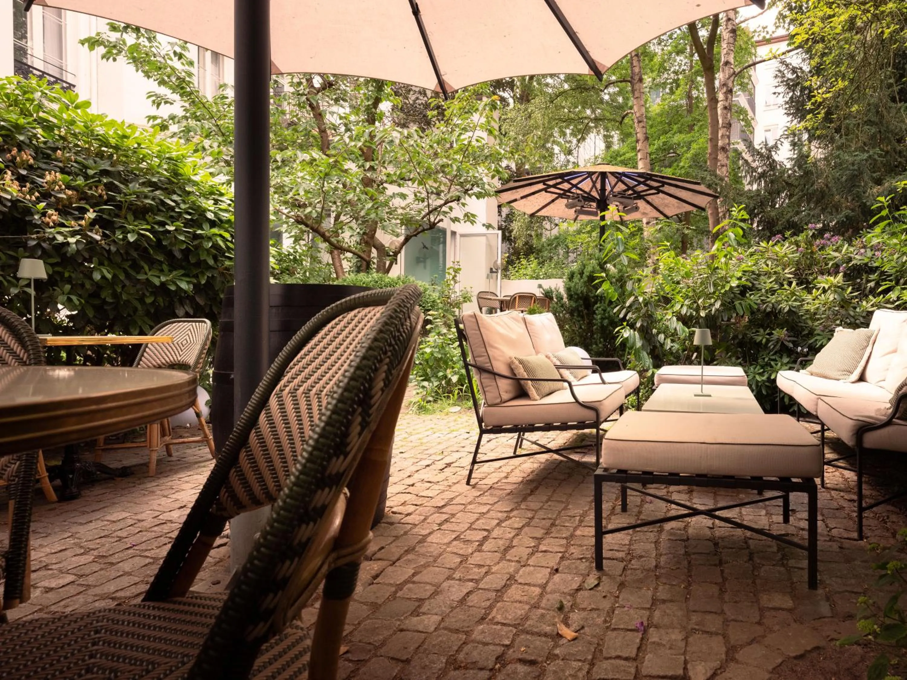 Patio in Aussen Alster Hotel