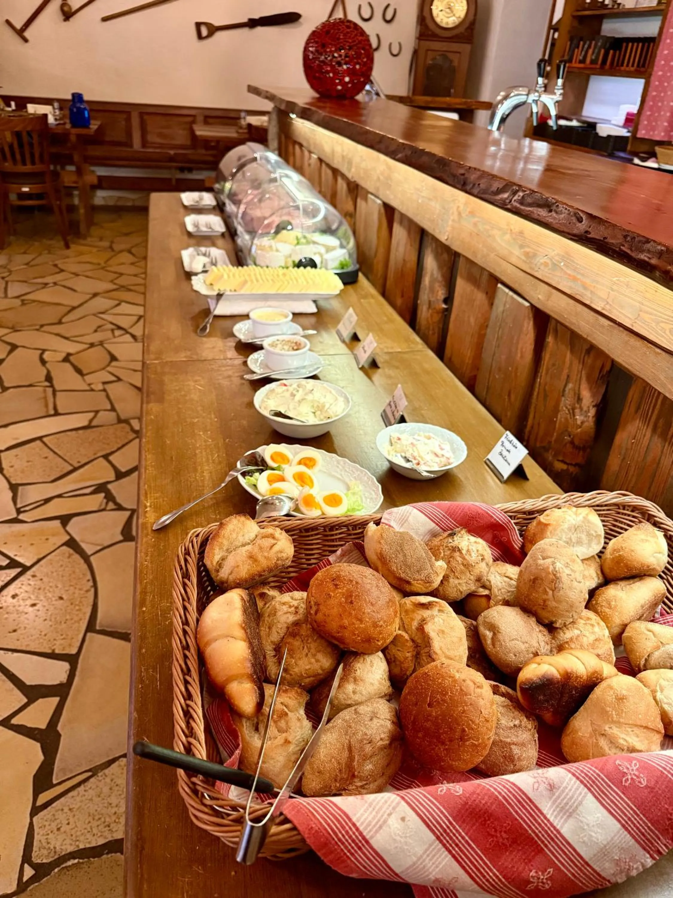 Breakfast in Landhotel Gut Wildberg mit Sauna