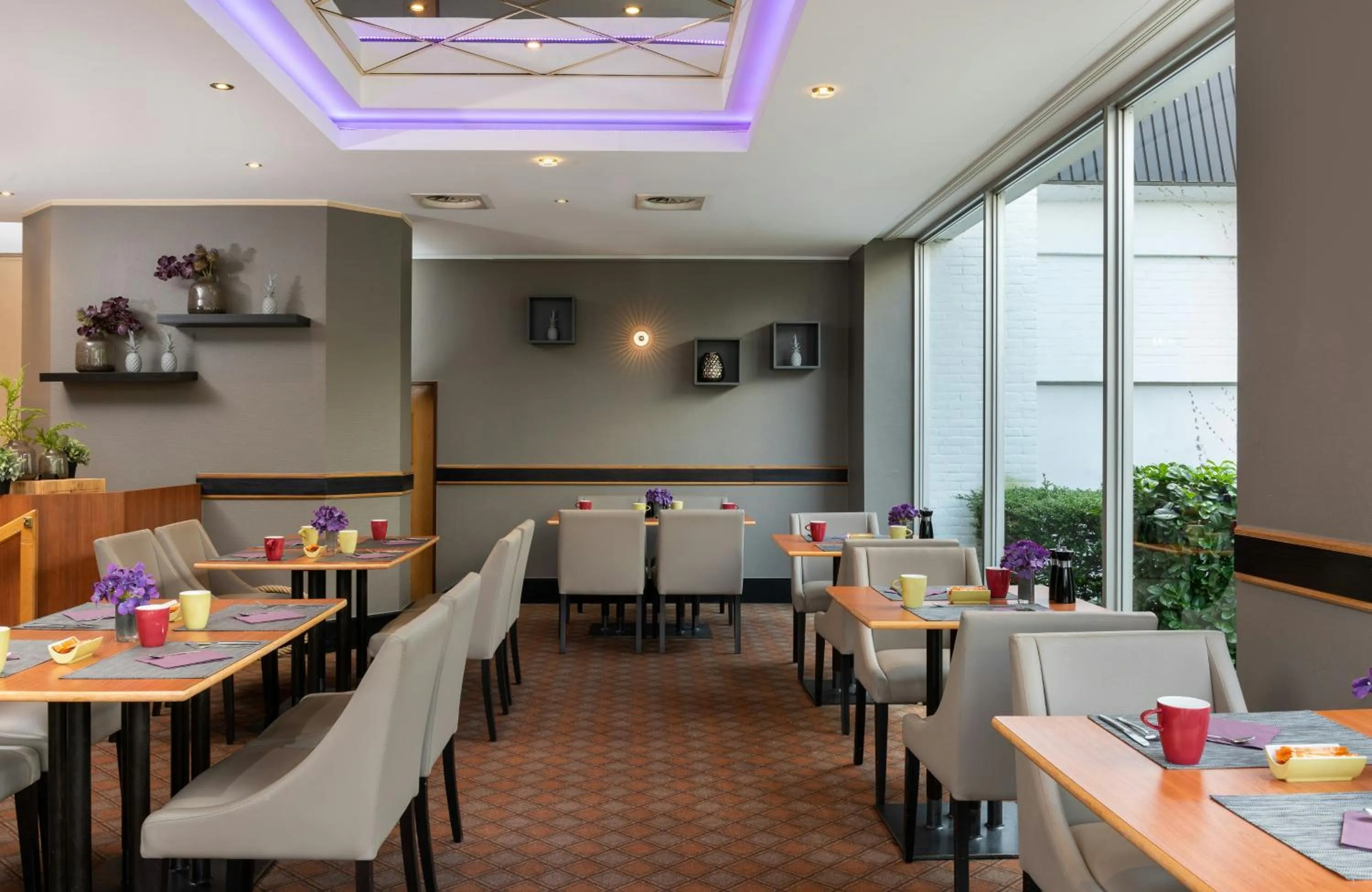 Buffet breakfast in Leonardo Hotel Düsseldorf Airport Ratingen