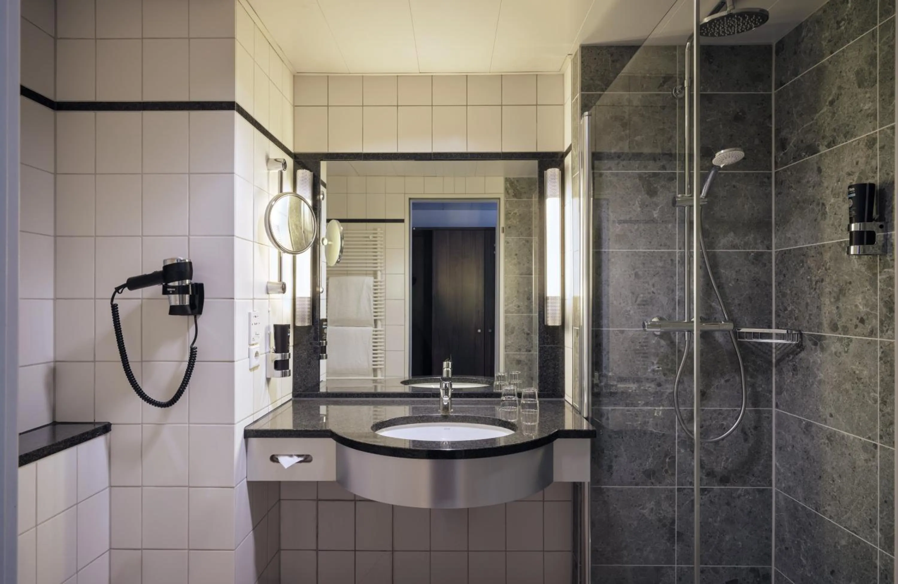 Bathroom in Leonardo Royal Hotel Düsseldorf Königsallee