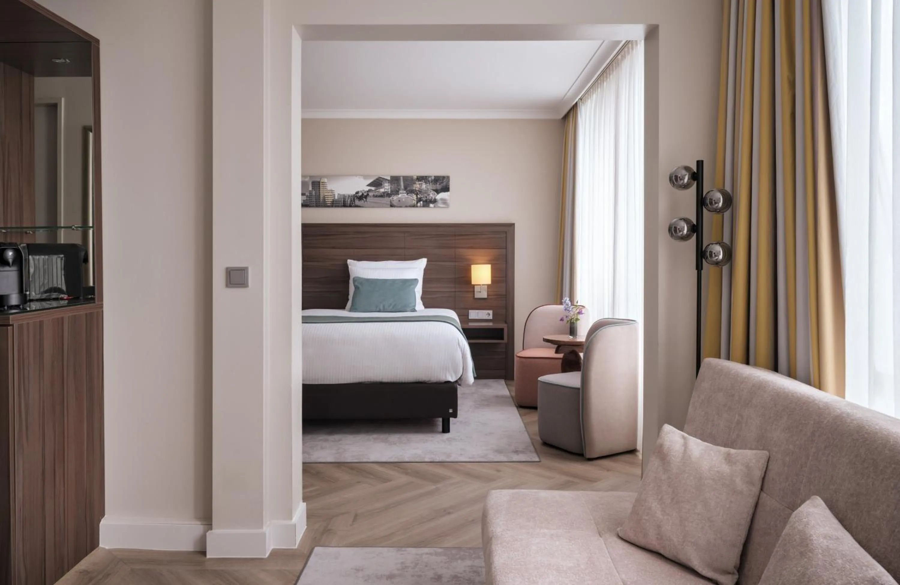 Photo of the whole room, Bed in Leonardo Royal Hotel Düsseldorf Königsallee