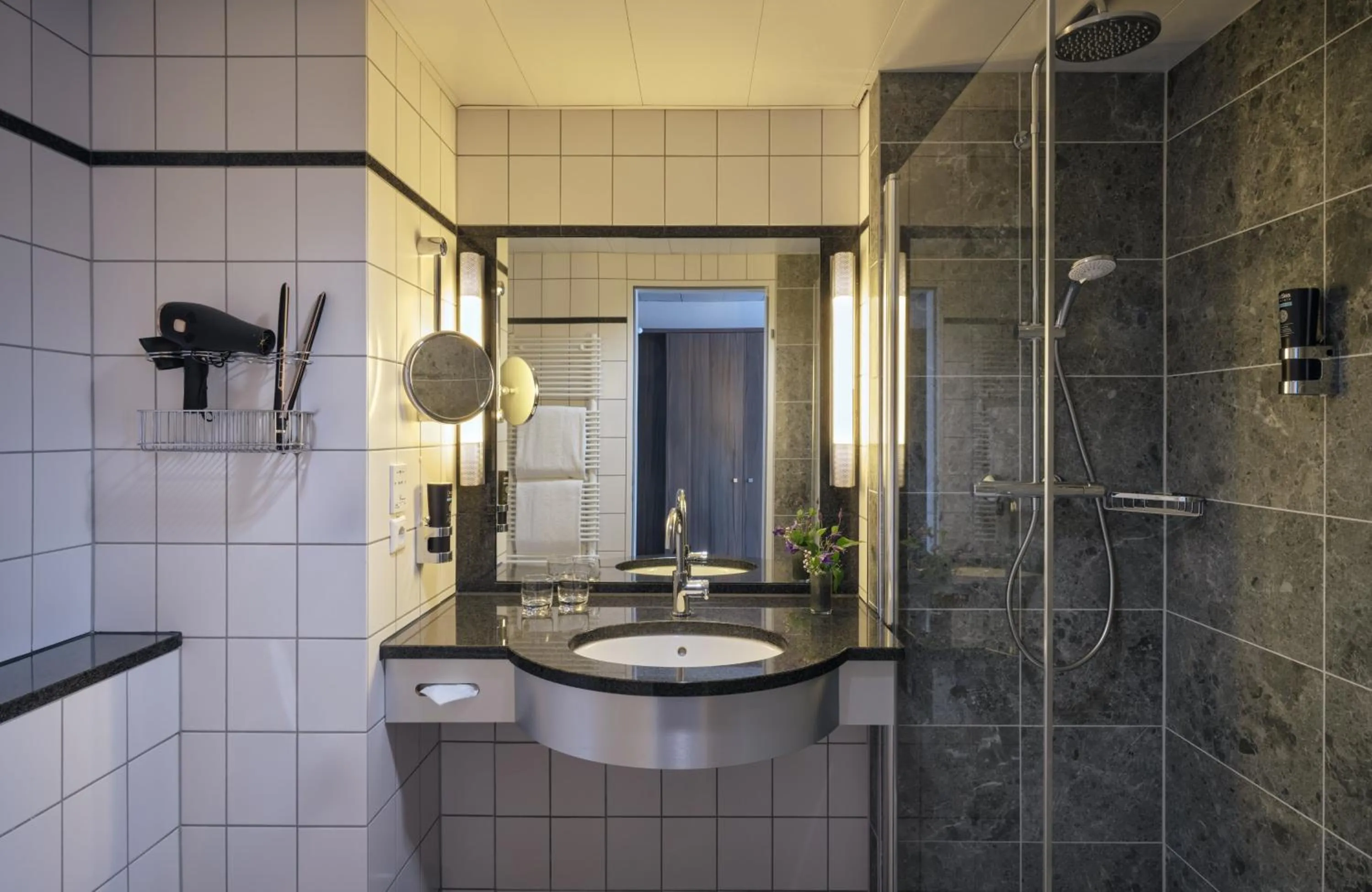 Bathroom in Leonardo Royal Hotel Düsseldorf Königsallee