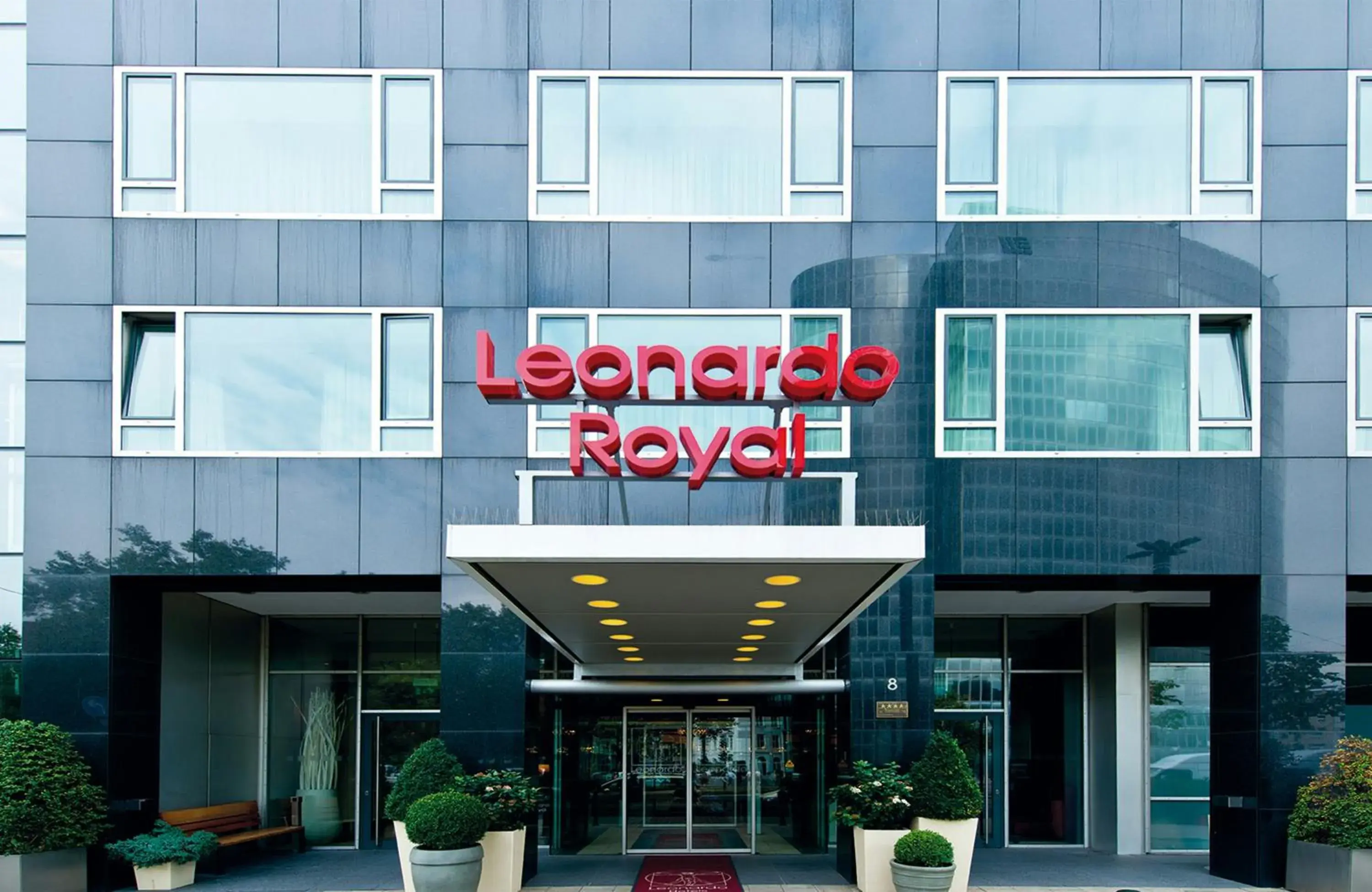 Facade/entrance in Leonardo Royal Hotel Düsseldorf Königsallee Facade/entrance in Leonardo Royal Hotel Düsseldorf Königsallee