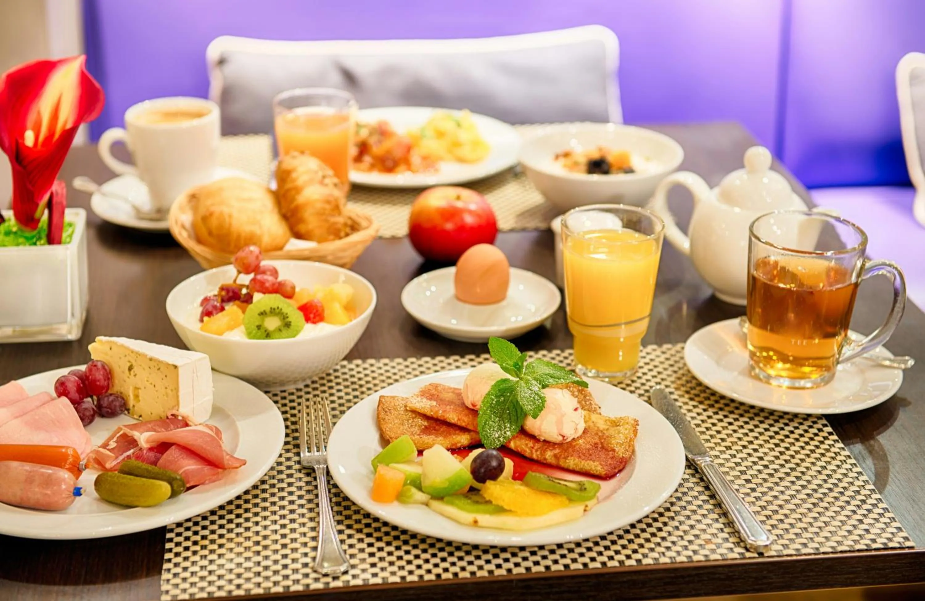 Breakfast in Leonardo Royal Hotel Düsseldorf Königsallee