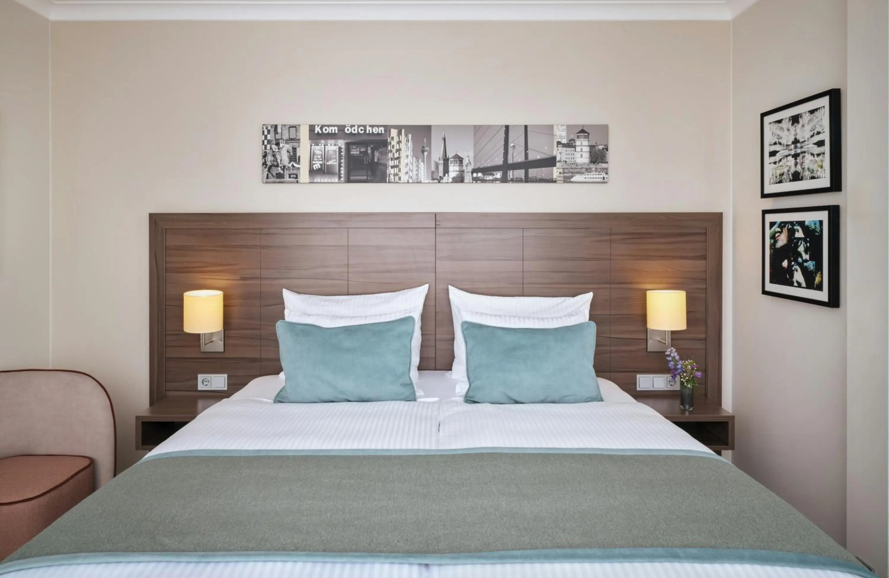 Photo of the whole room, Bed in Leonardo Royal Hotel Düsseldorf Königsallee