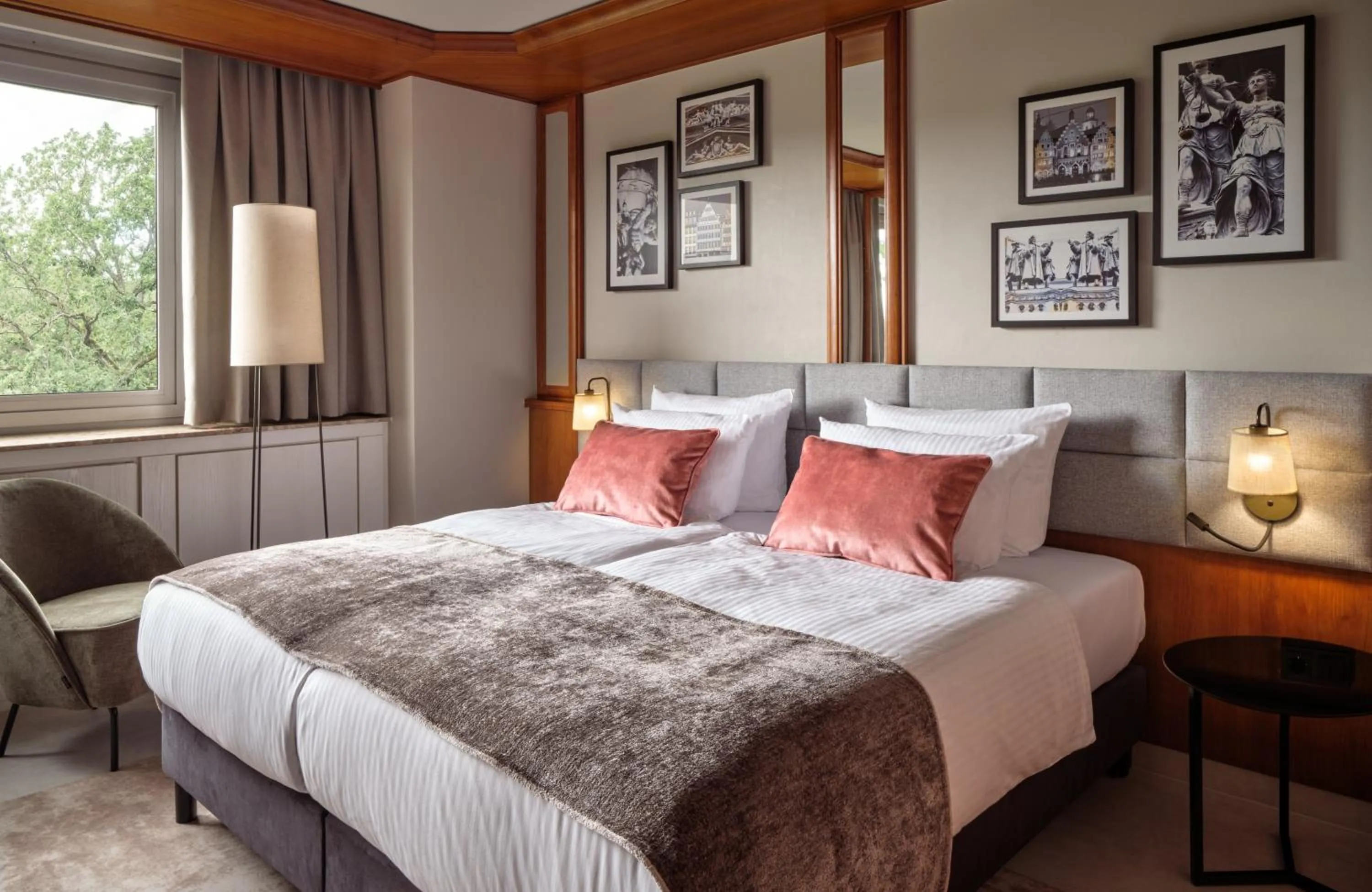 Bedroom, Bed in Leonardo Hotel Frankfurt City South