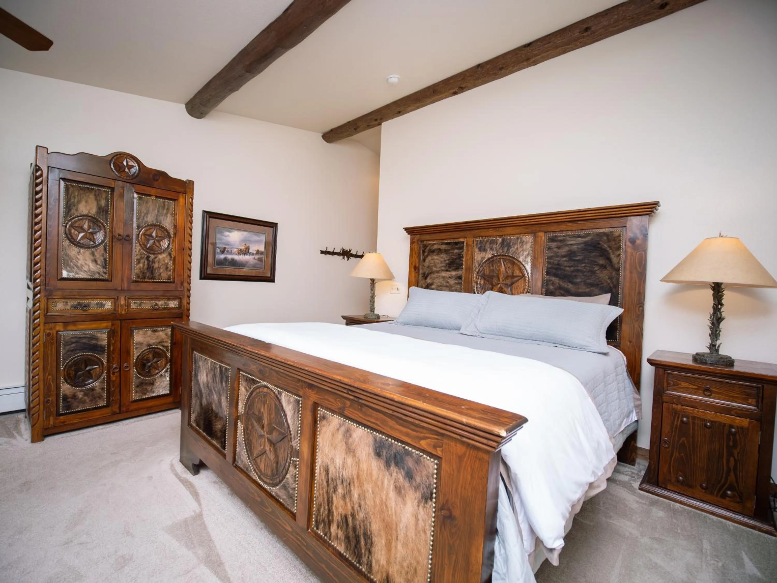 Bed in Taharaa Mountain Lodge