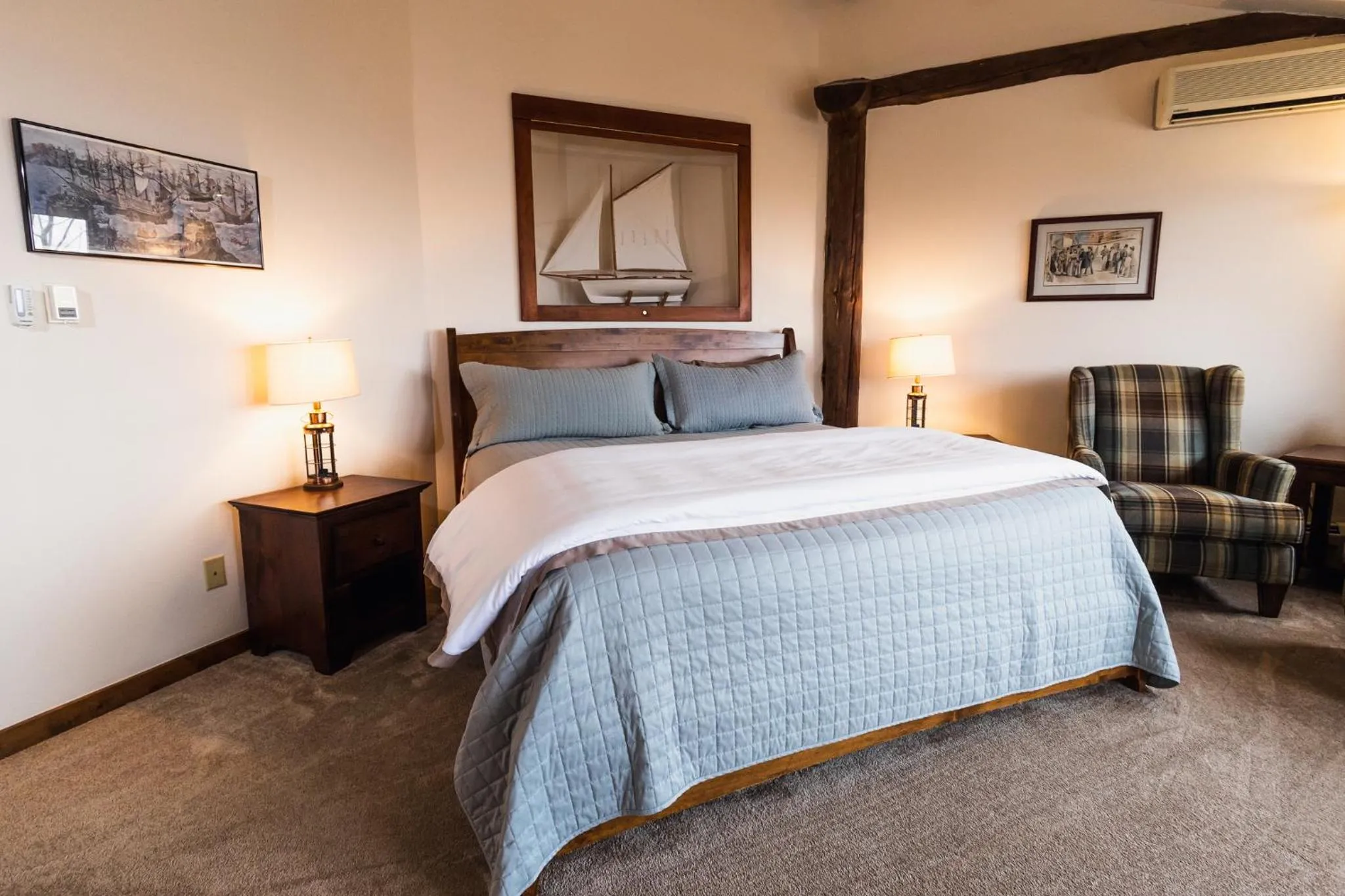 Bed in Taharaa Mountain Lodge