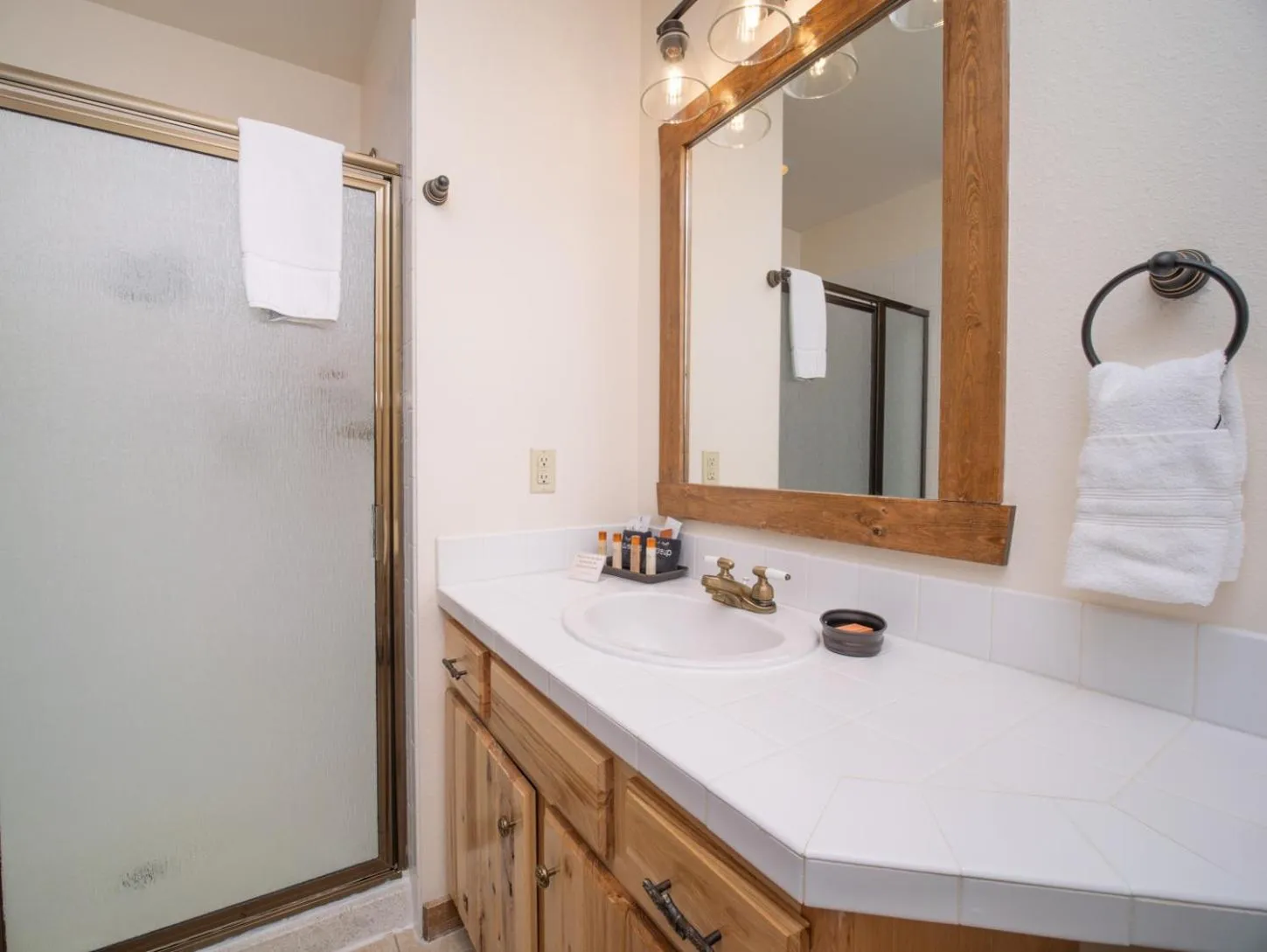 Bathroom in Taharaa Mountain Lodge