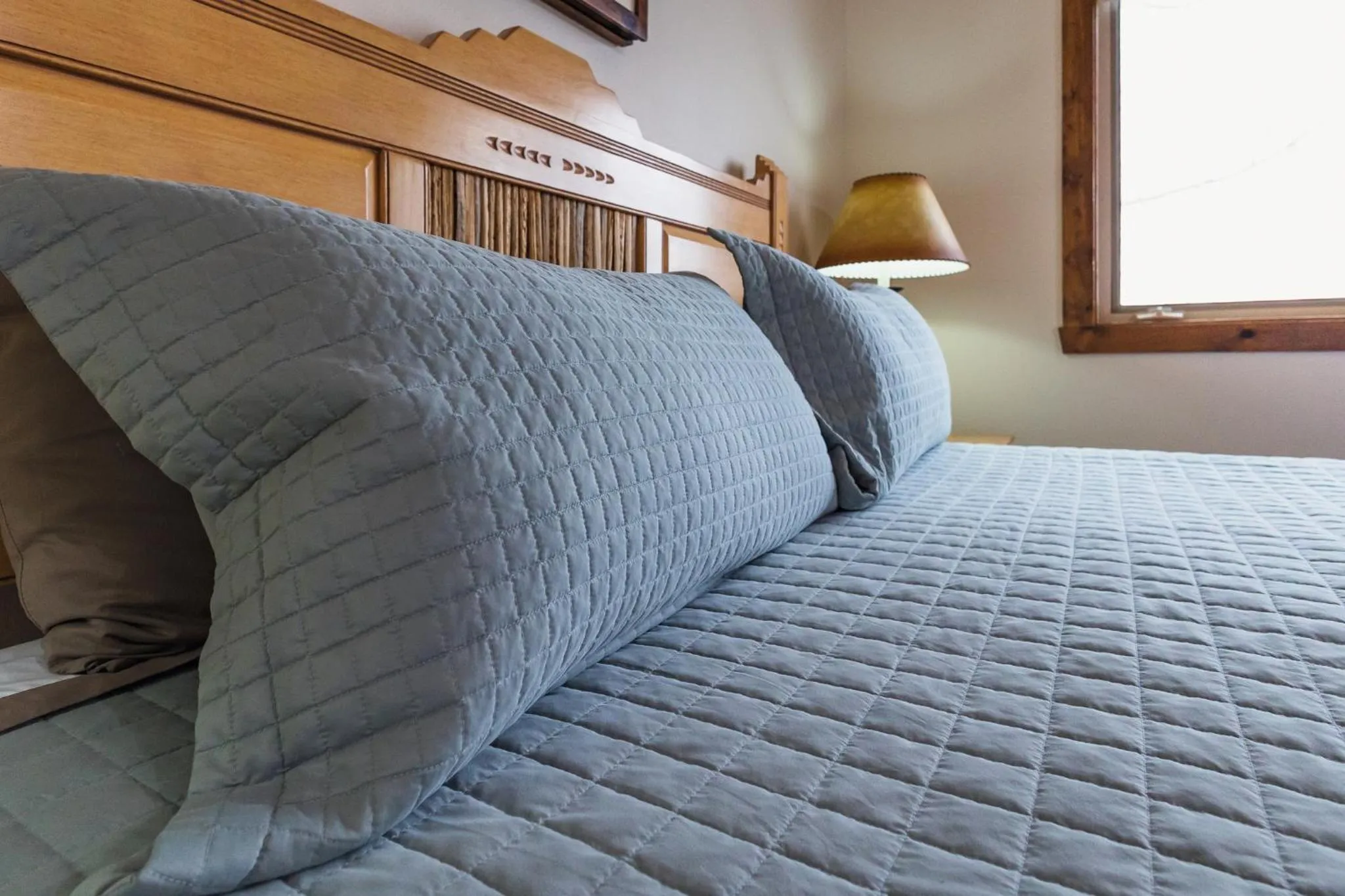 Bed in Taharaa Mountain Lodge