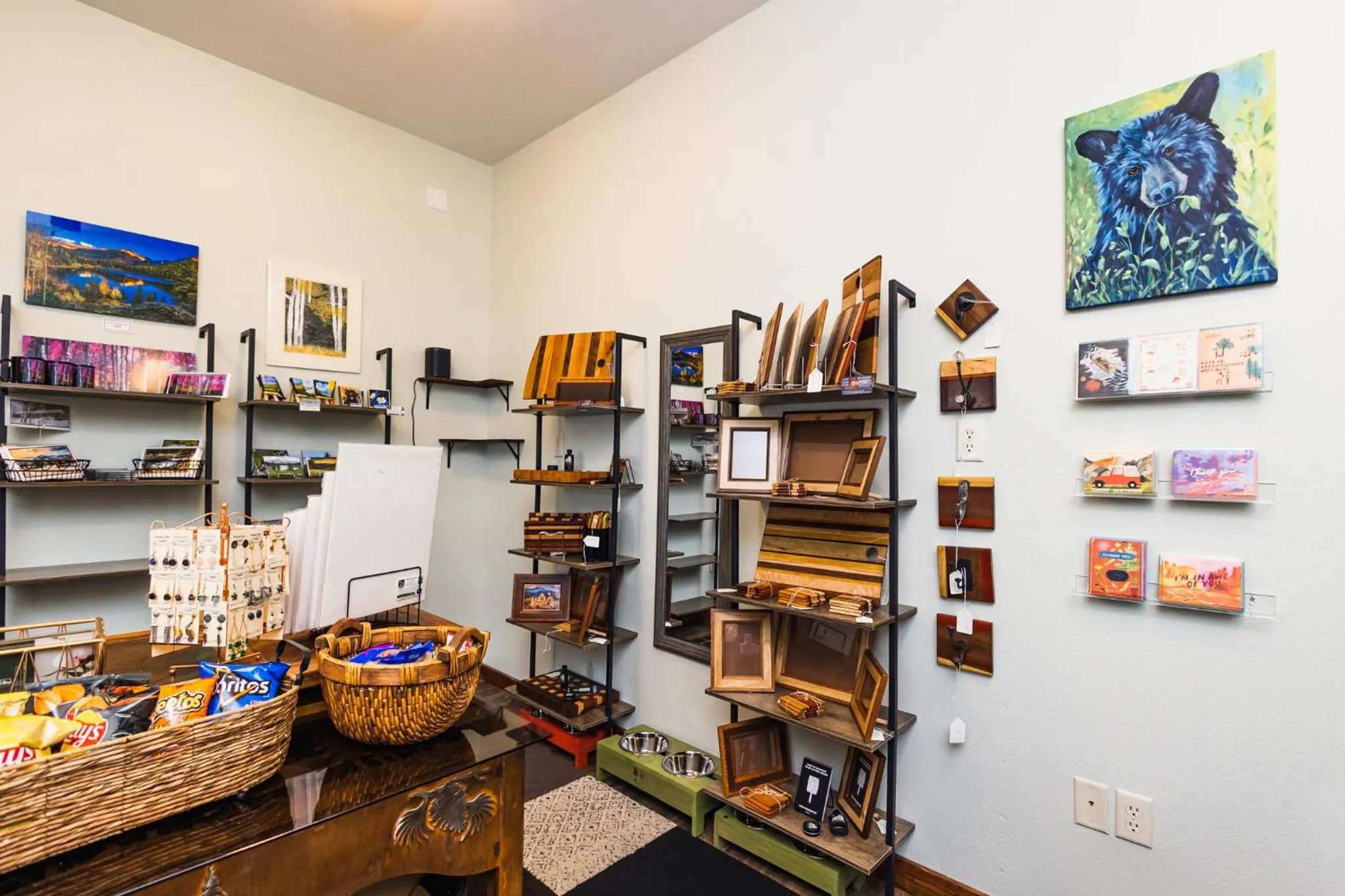 Shopping Area in Taharaa Mountain Lodge