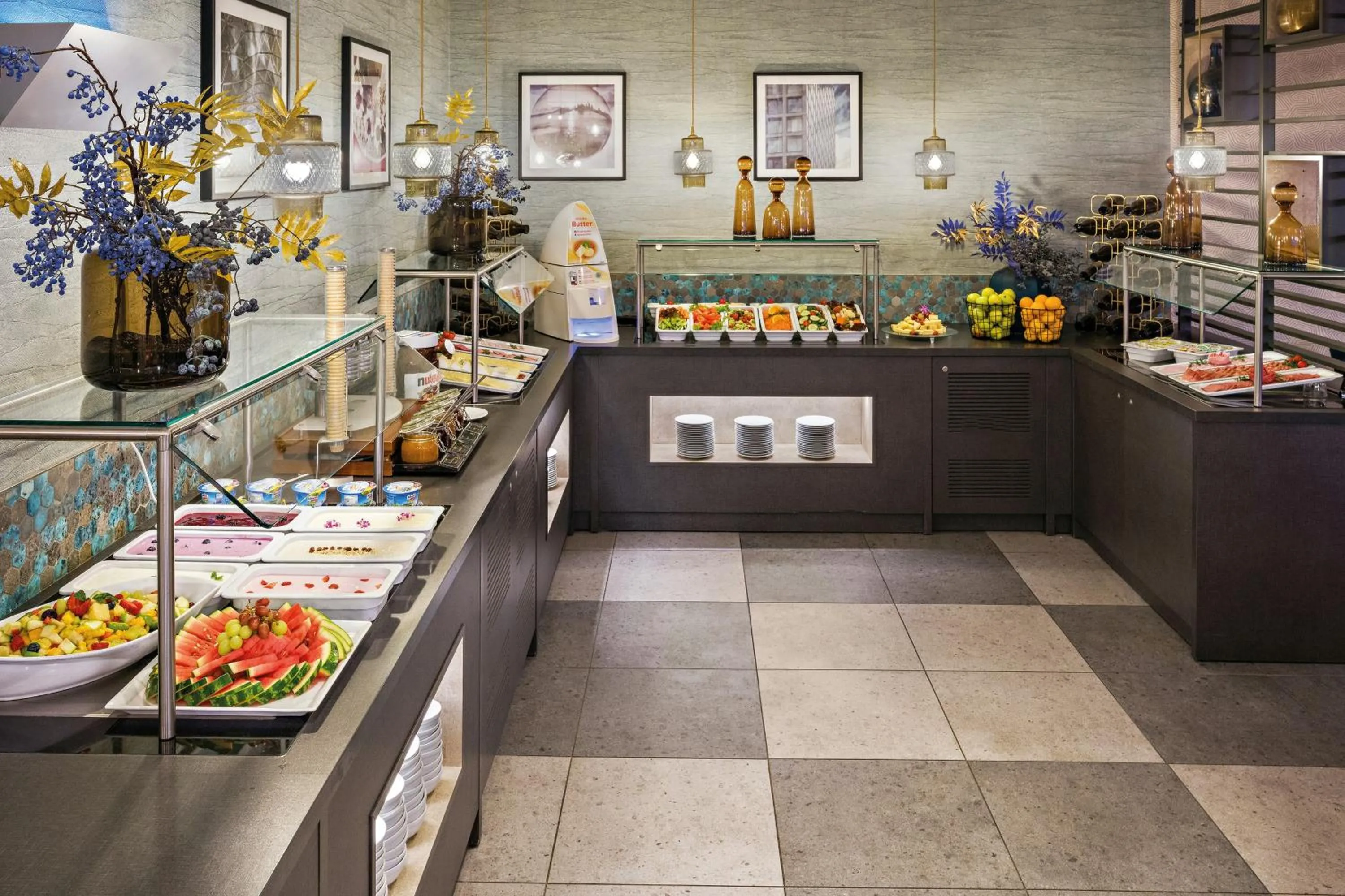 Breakfast in Leonardo Royal Hotel Frankfurt