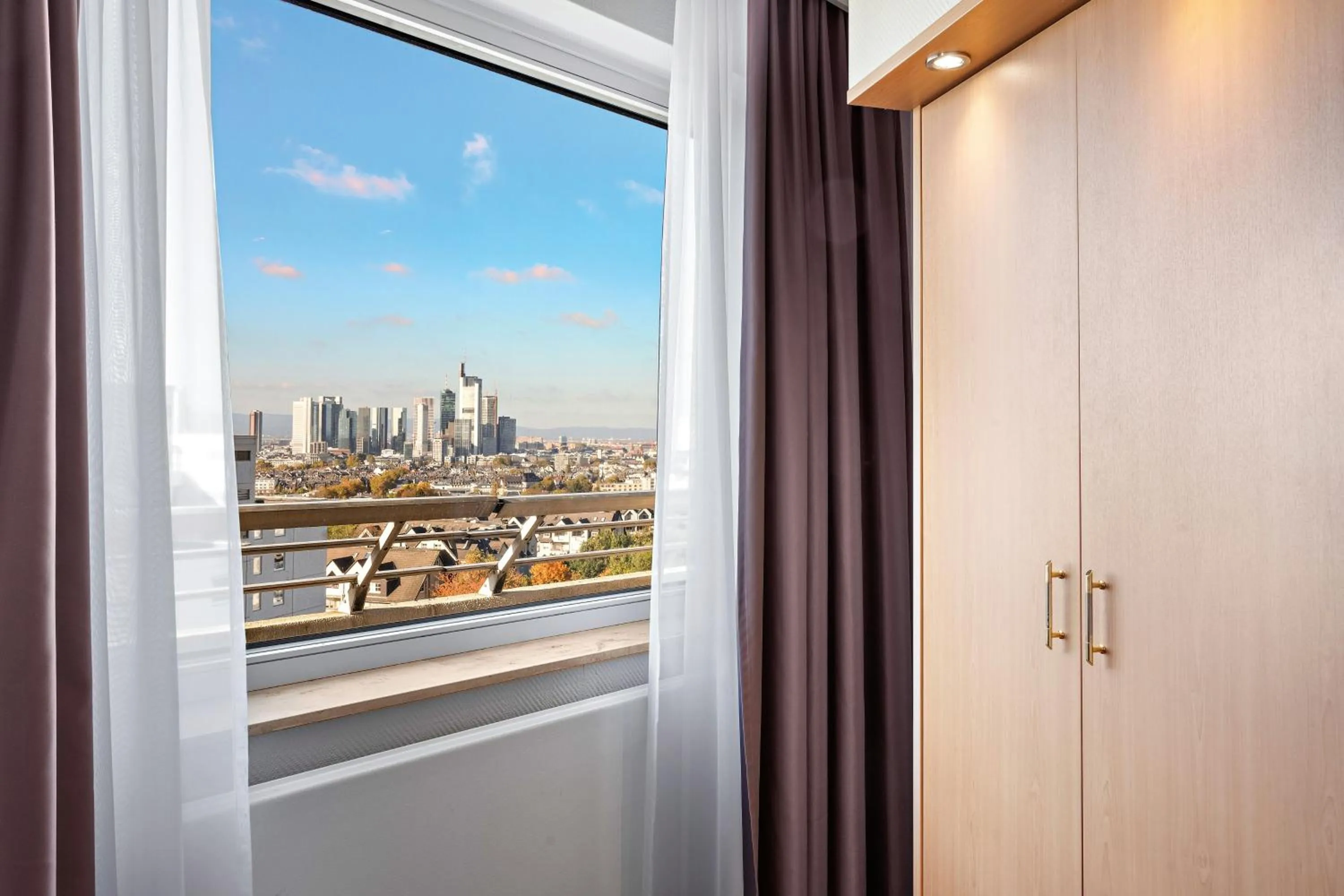 Photo of the whole room in Leonardo Royal Hotel Frankfurt