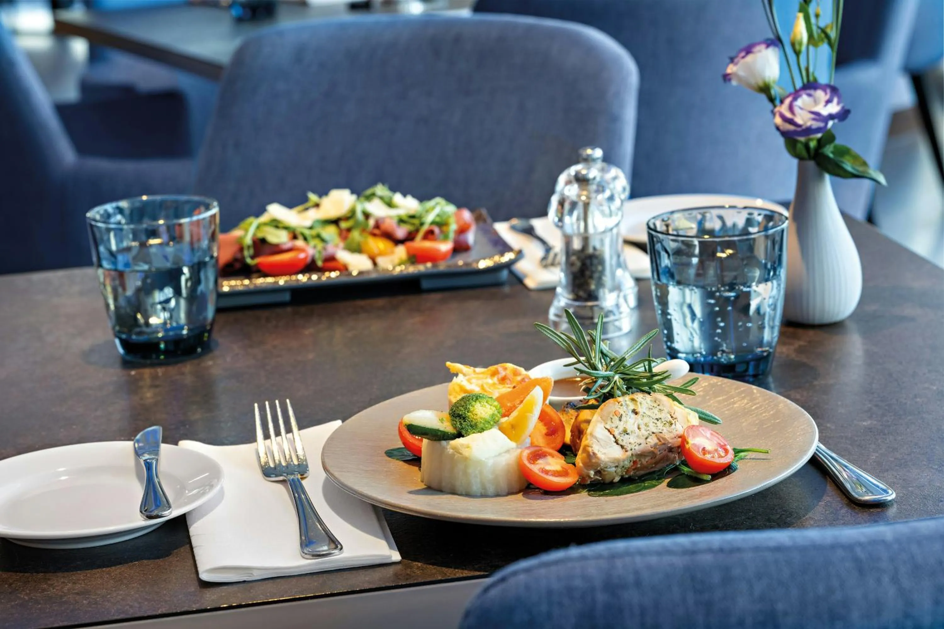 Restaurant/places to eat in Leonardo Royal Hotel Frankfurt