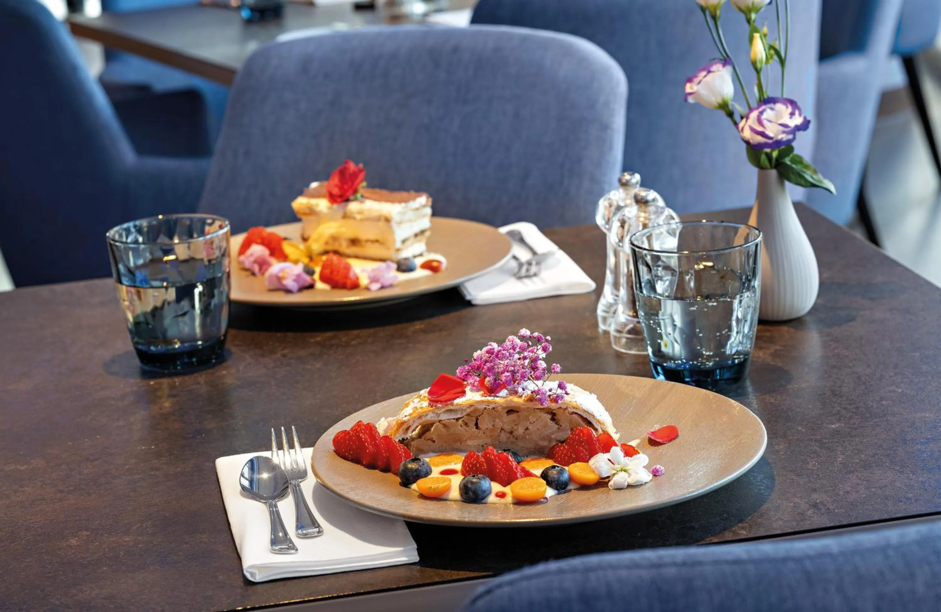 Restaurant/places to eat in Leonardo Royal Hotel Frankfurt