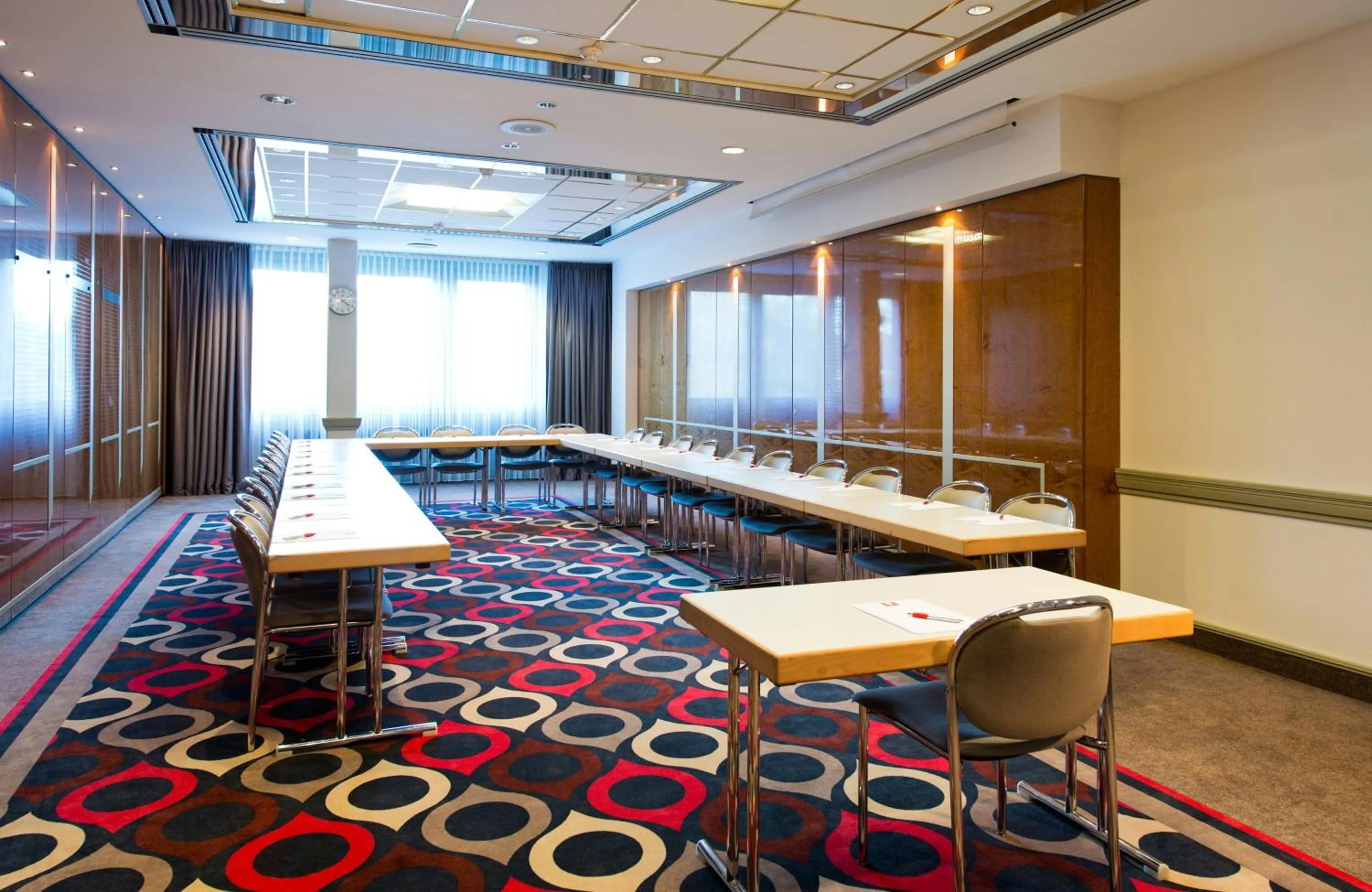 Meeting/conference room in Leonardo Hotel Hannover Airport